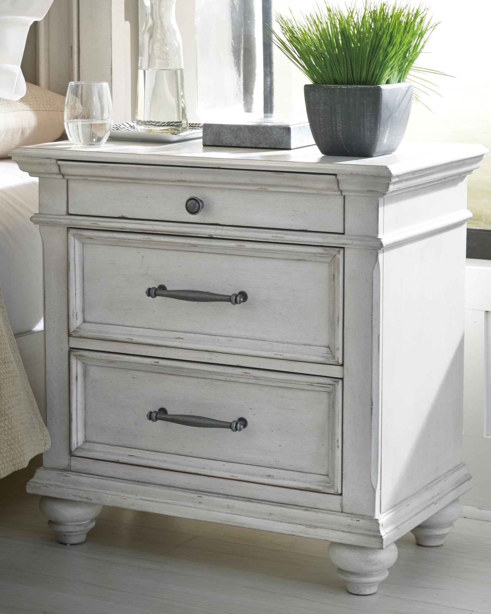 Kanwyn Upholstered Panel Bed, Dresser, Mirror, and Nightstand - Whitewash (B777-SI) - Image 12