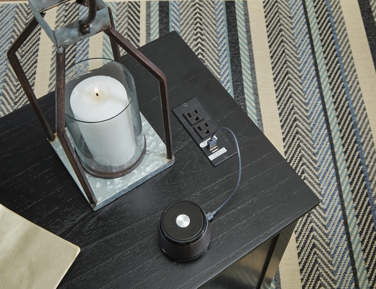 Treytown Chairside End Table - Black (T300-SI) - Image 9