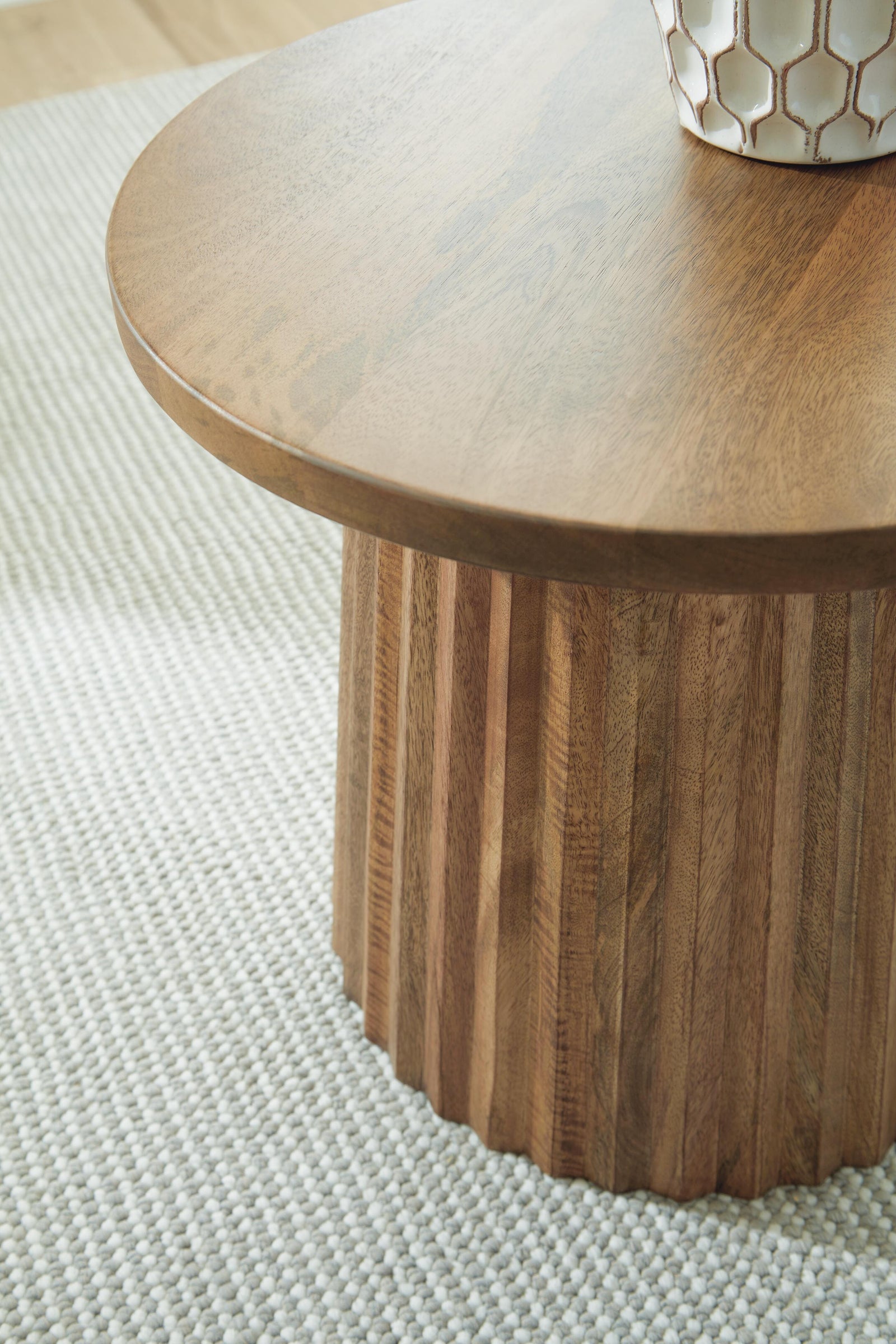 Ceilby Accent Table (A4000602-SI) - Image 3