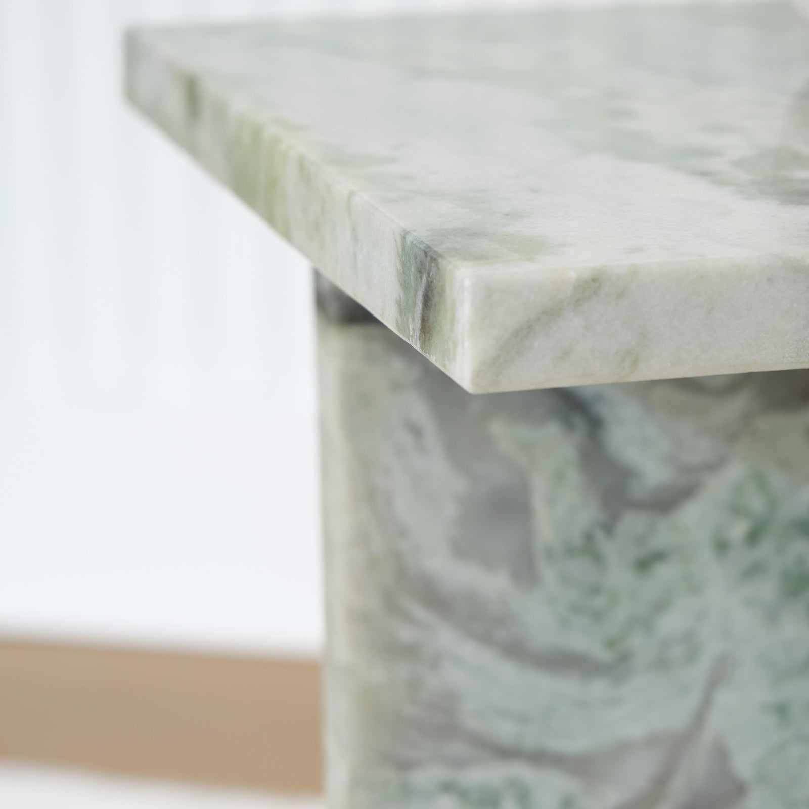 Deaconwell Accent Table (A4000648-SI) - Image 4