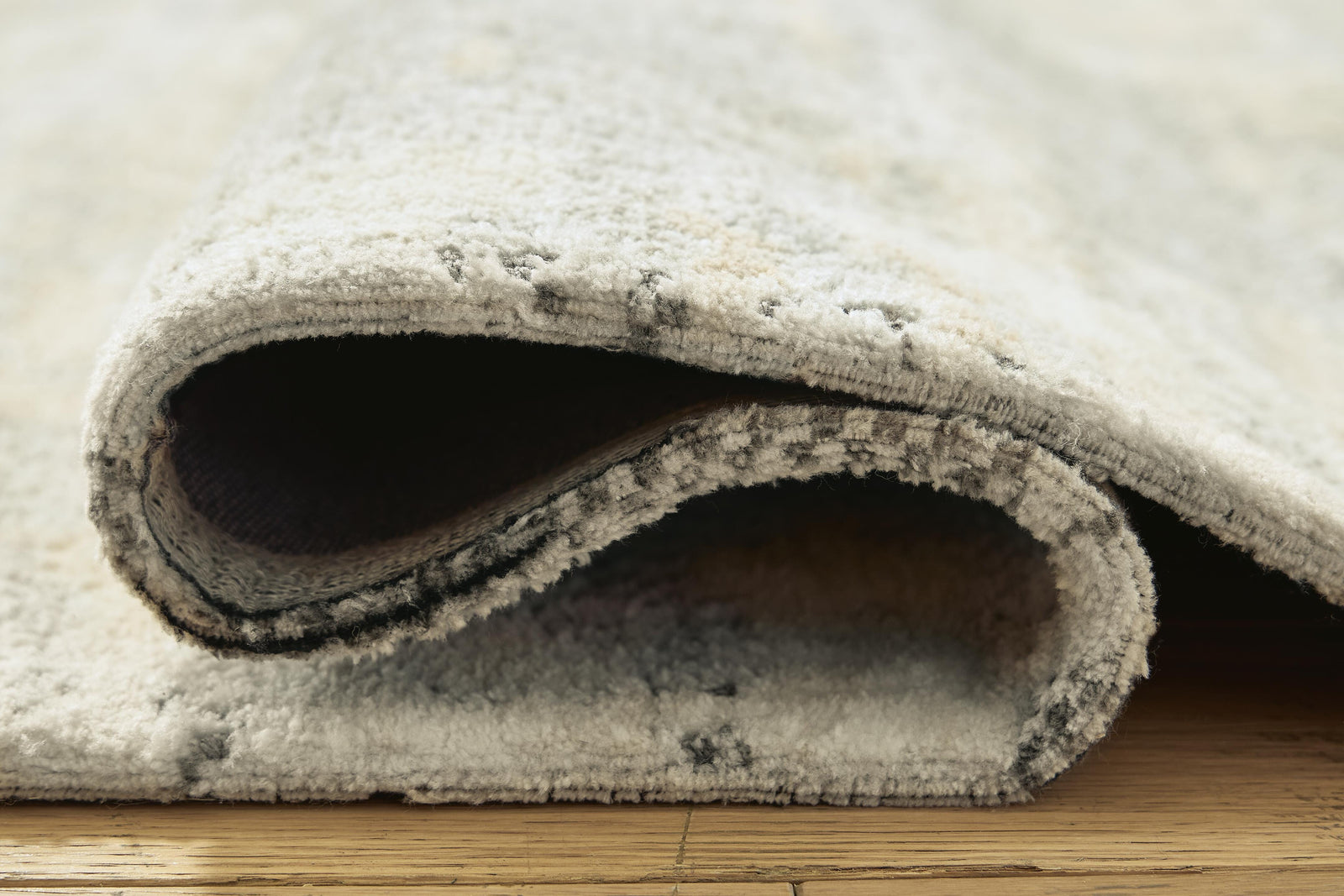 Raif Large Rug (R40808-SI) - Image 4