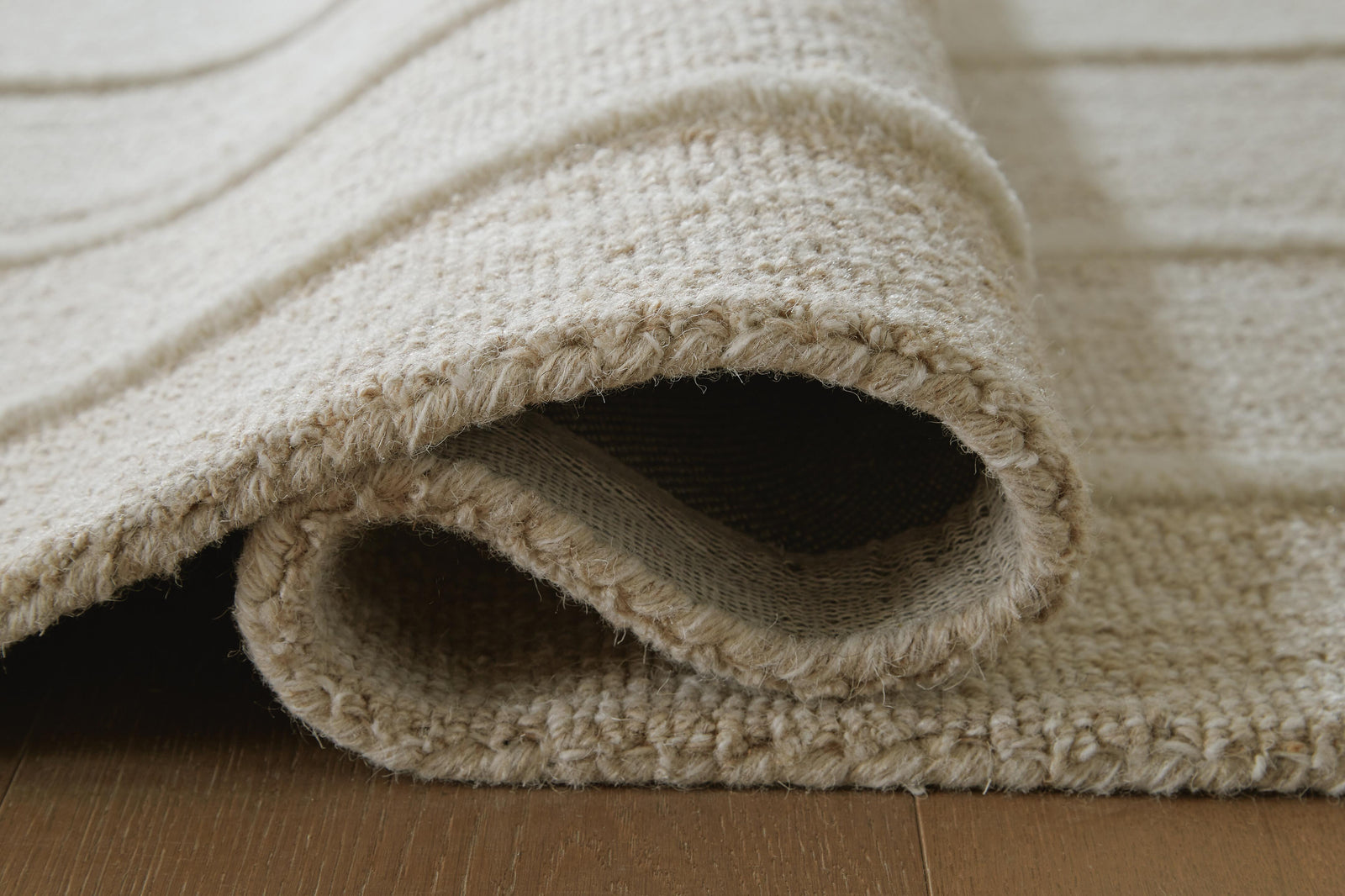Teelgan Extra Large Rug (R40731-SI) - Image 4