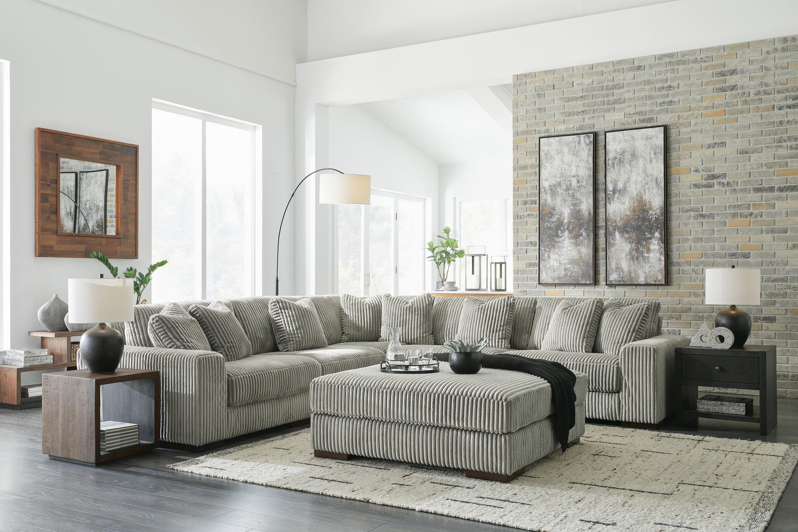 Lindyn 5-Piece Sectional and Ottoman (21105-SI) - Image 7