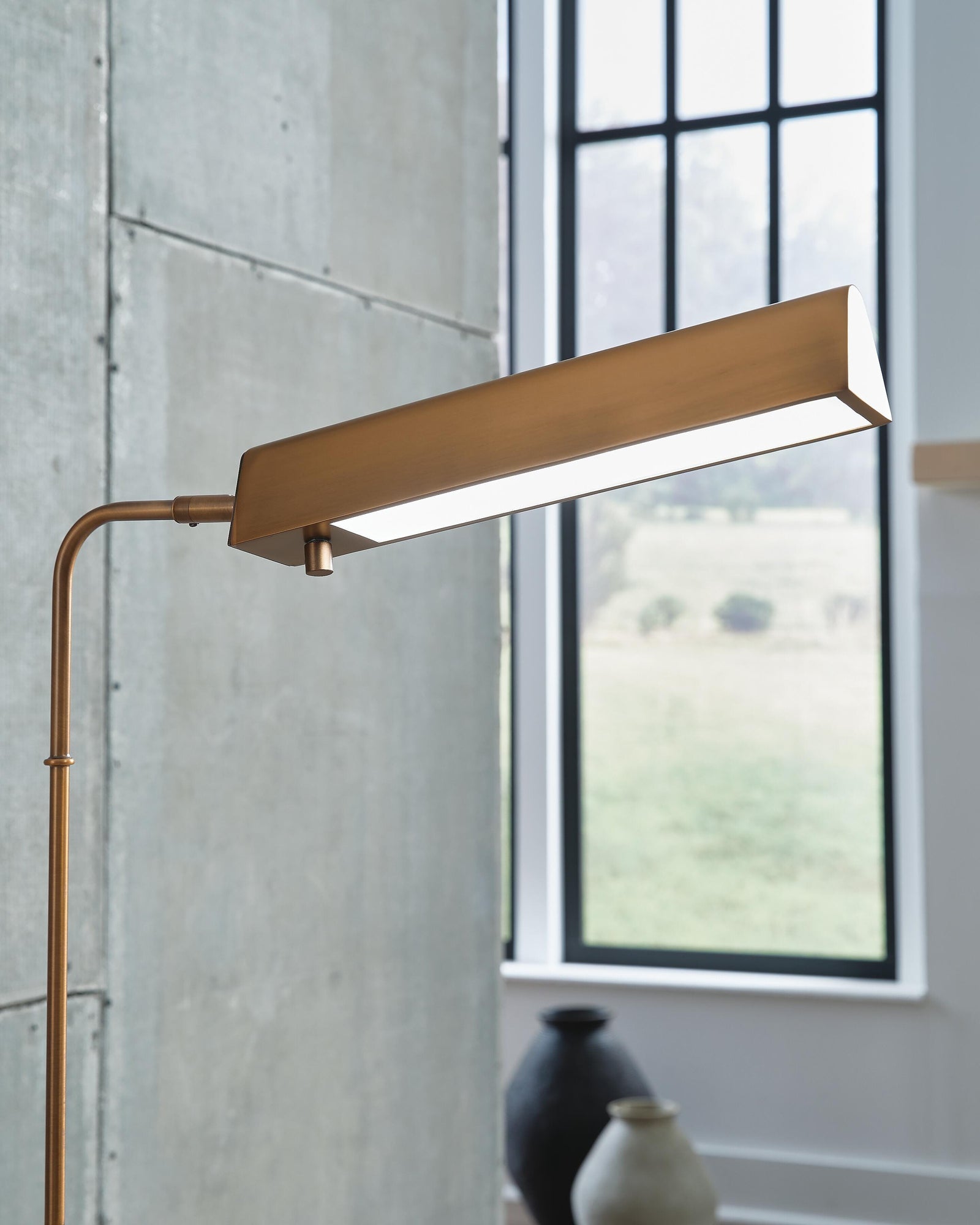 Yafe Floor Lamp (L734411-SI) - Image 5