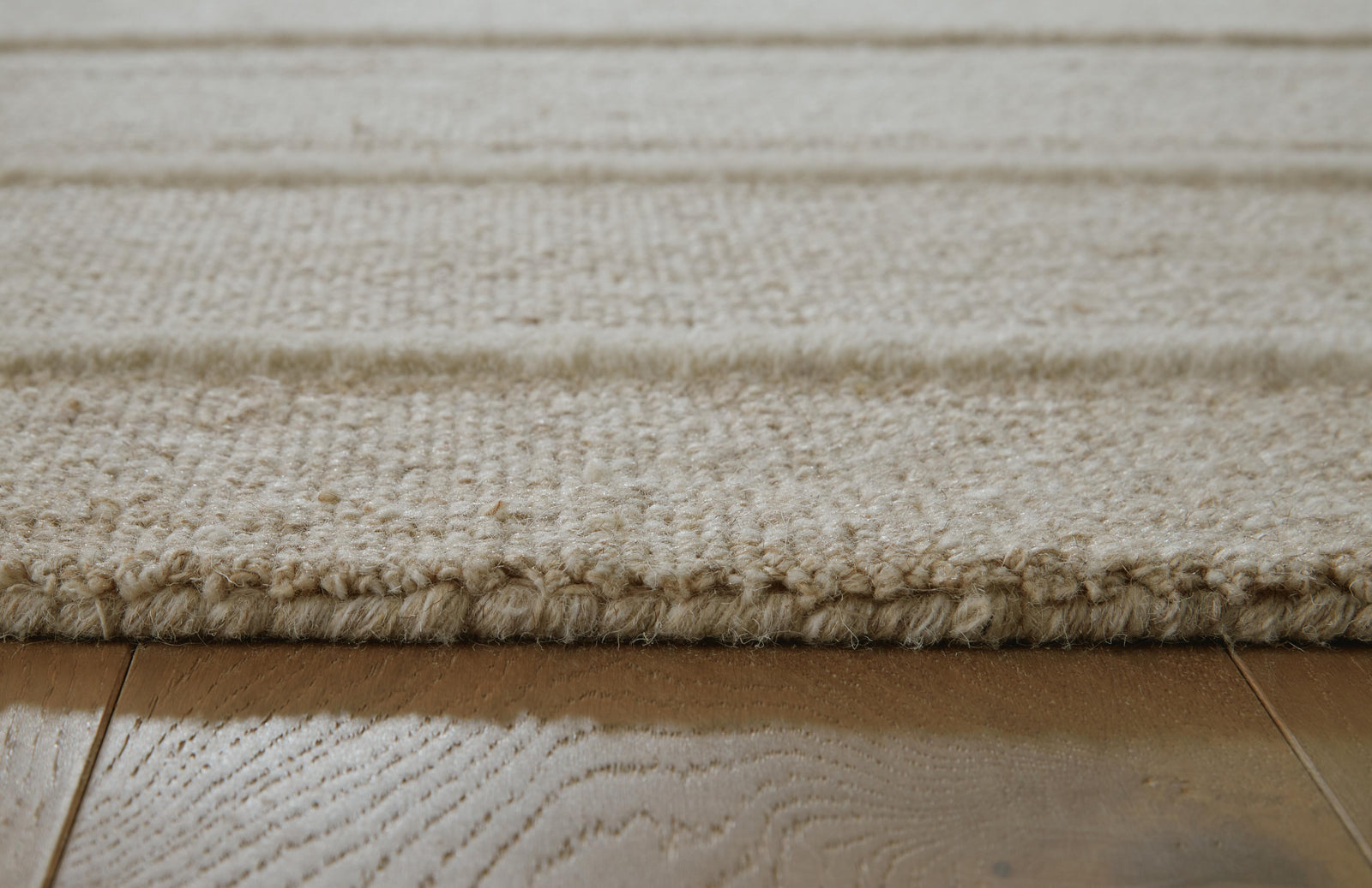 Teelgan Extra Large Rug (R40731-SI) - Image 3