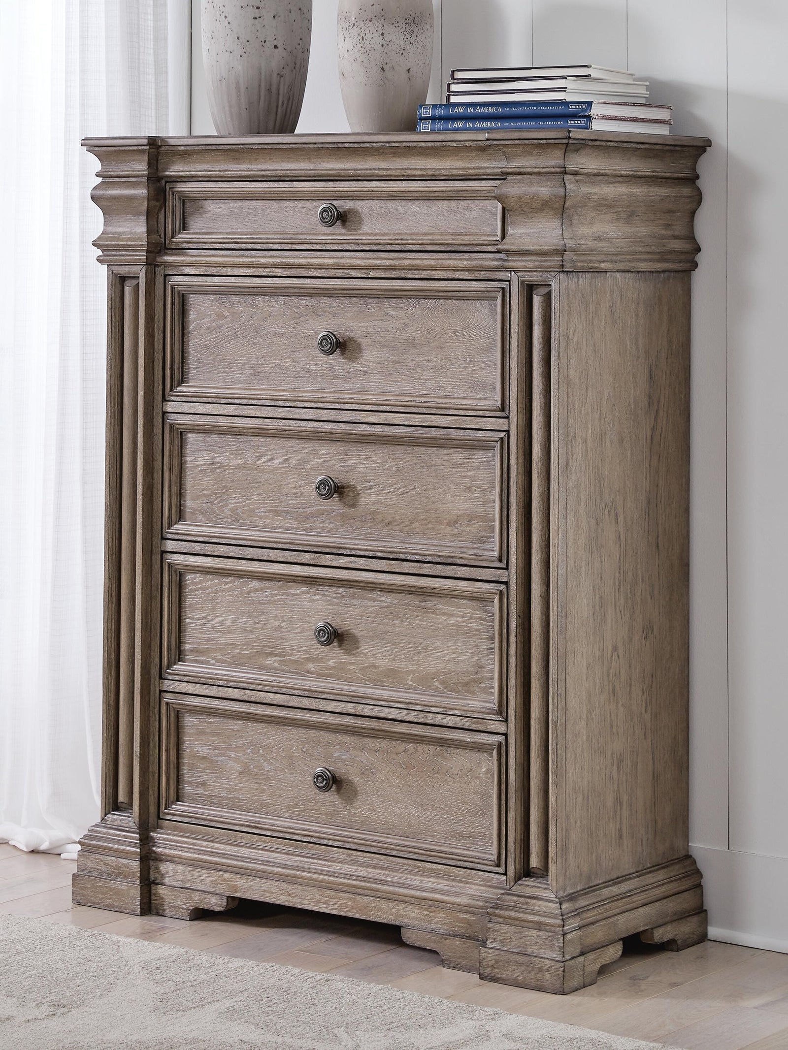Blairhurst Chest of Drawers - Light Grayish Brown (B916-SI) - Image 2