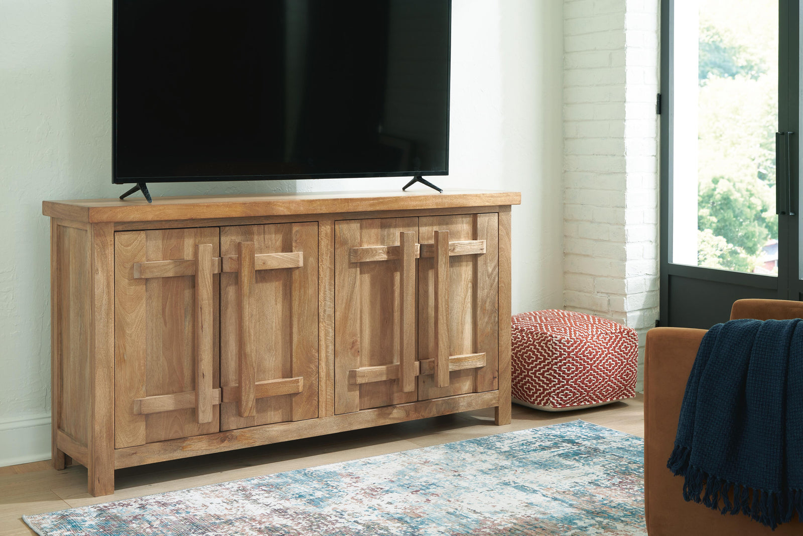 Dresor Accent Cabinet (A4000578-SI) - Image 6