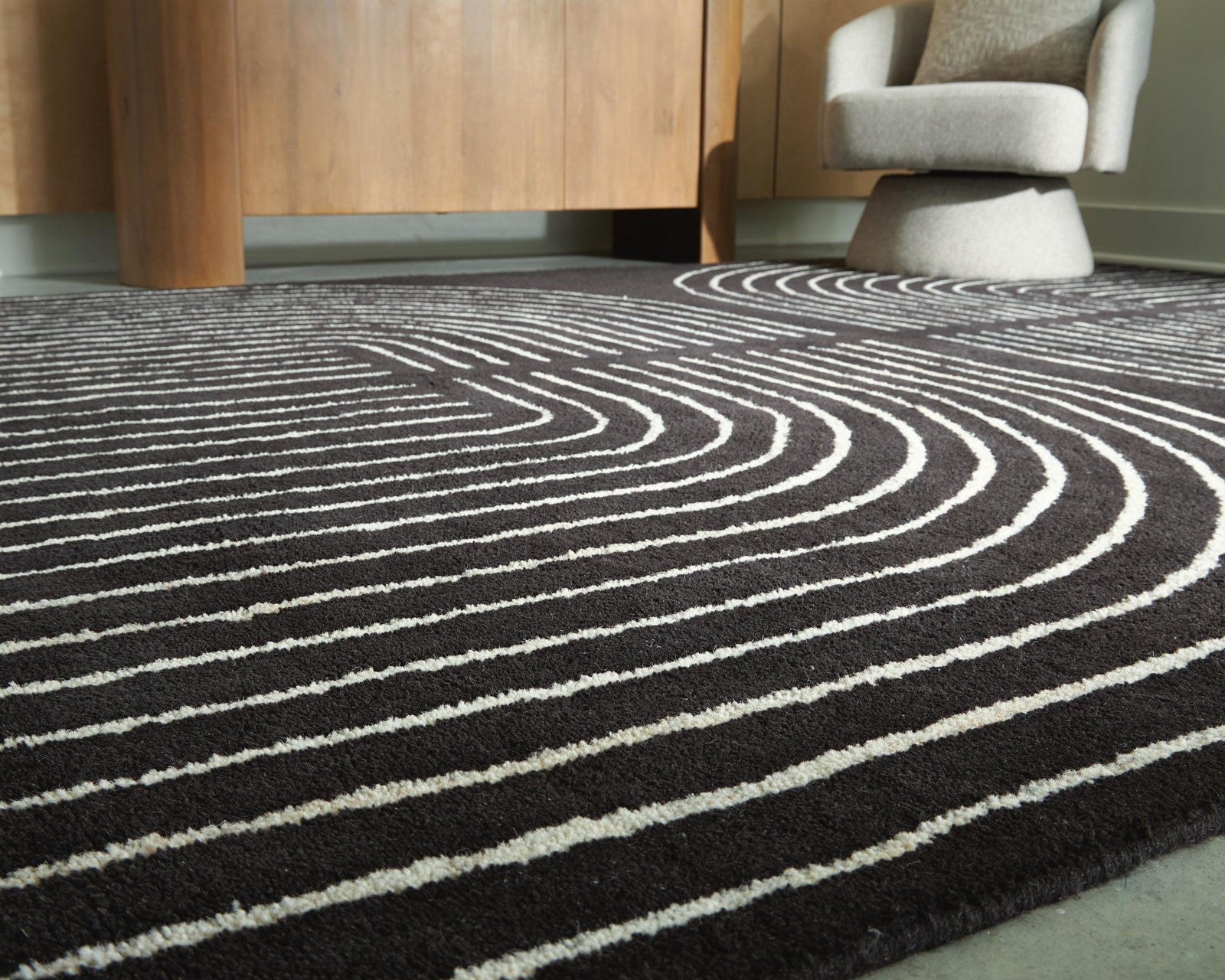 Eldonmore 78 x 10 Area Rug (R40757-SI) - Image 5