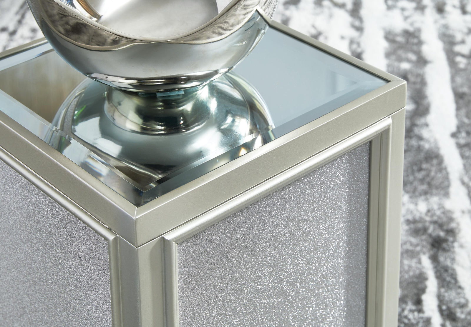 Traleena Nesting End Table (Set of 2) - Silver Finish (T957-SI) - Image 6