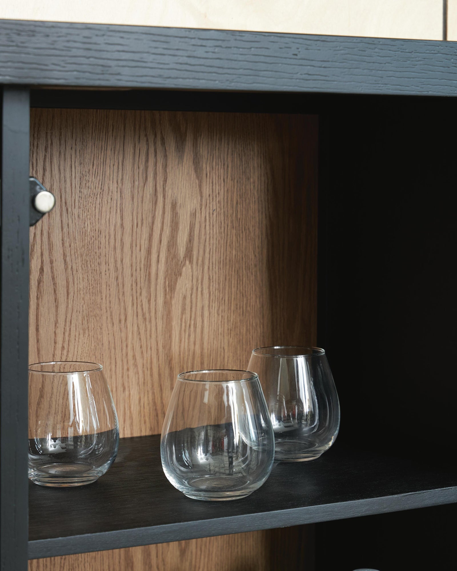 Armenleigh Accent Cabinet (A4000702-SI) - Image 5