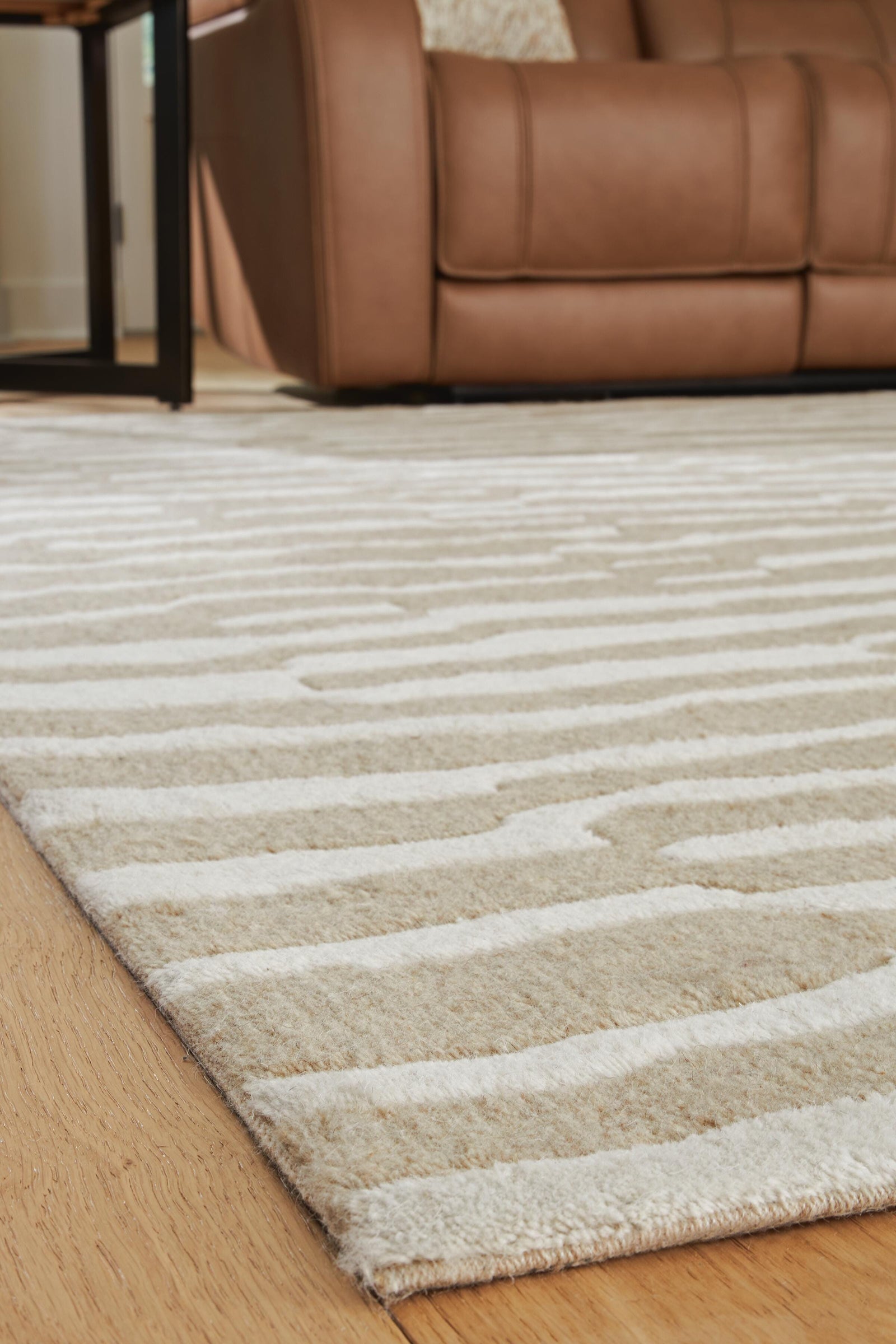 Corrbell 5 x 7 Area Rug (R40763-SI) - Image 3