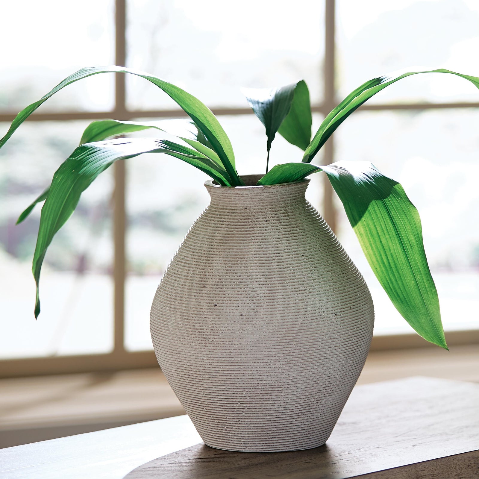 Hannela Vase (A2000513-SI) - Image 2