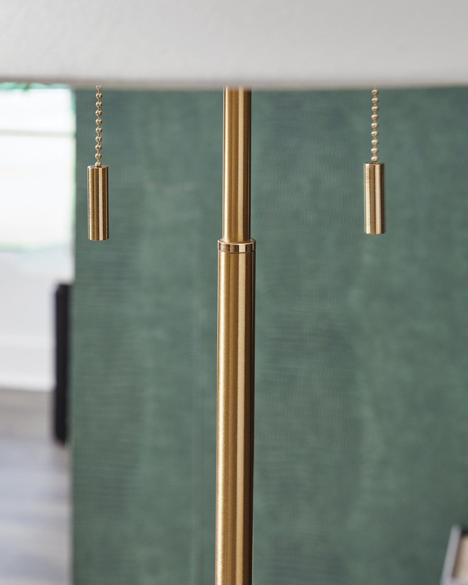 Haigwood Floor Lamp (L208471-SI) - Image 3
