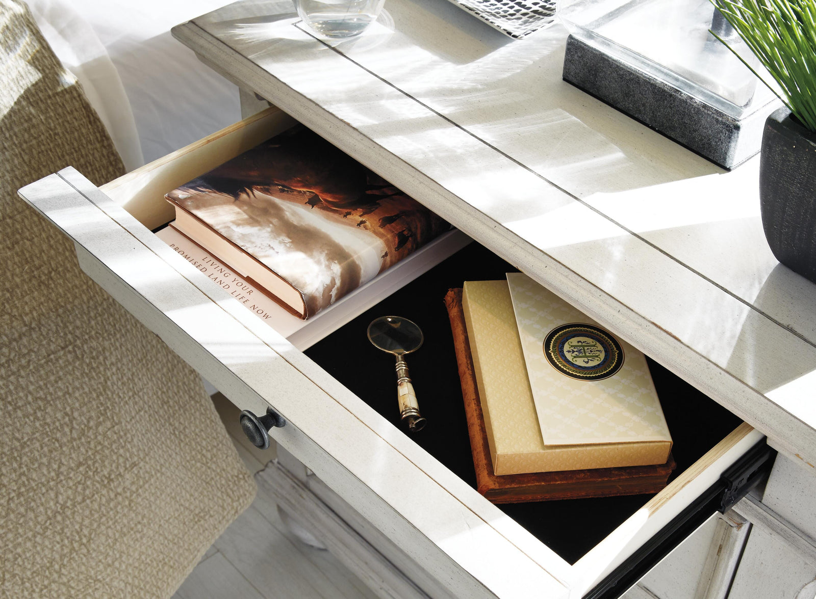Kanwyn Panel Storage Bed, Dresser, Mirror and Nightstand - Whitewash (B777-SI) - Image 14