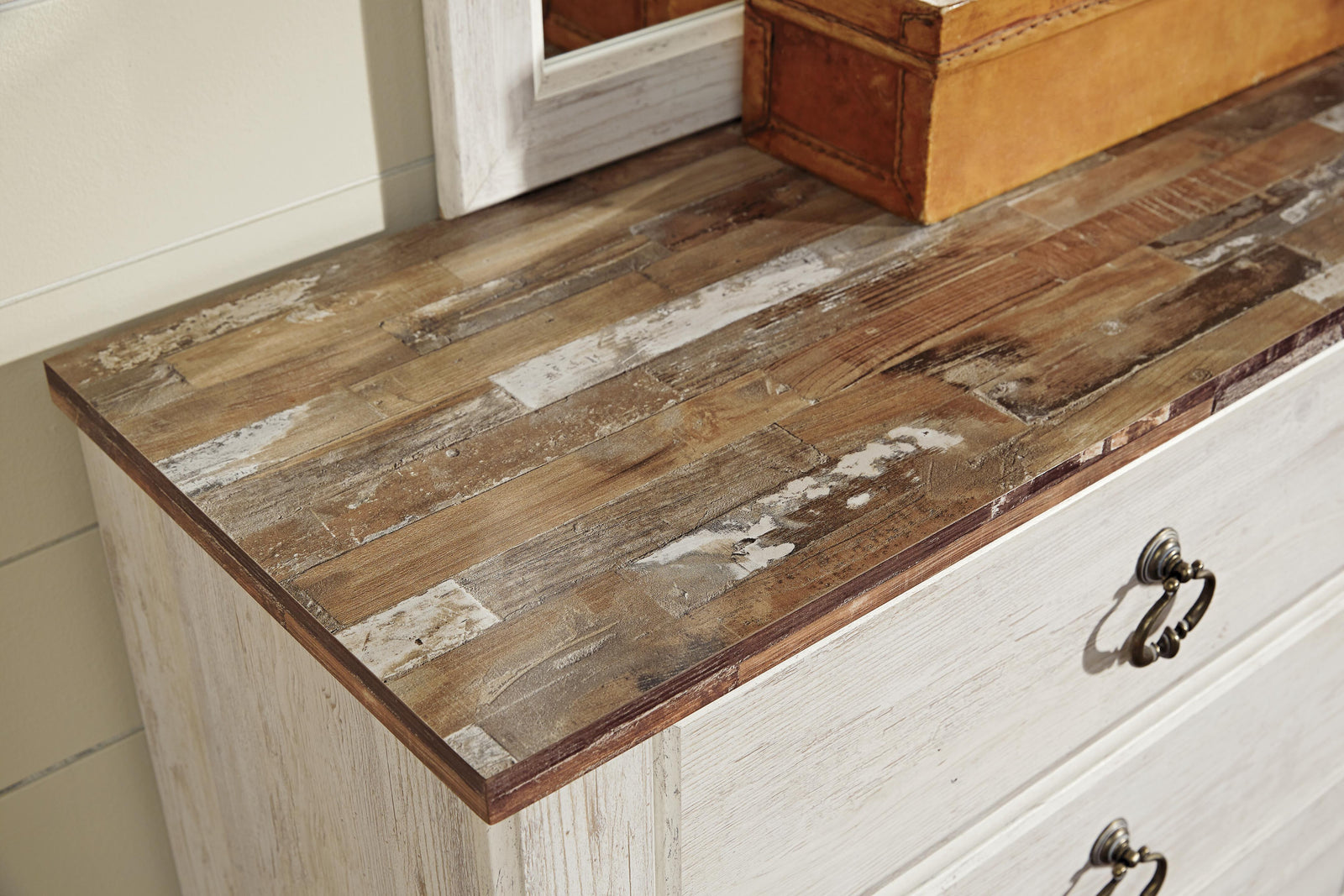 Willowton Dresser - Whitewash (B267-SI) - Image 7