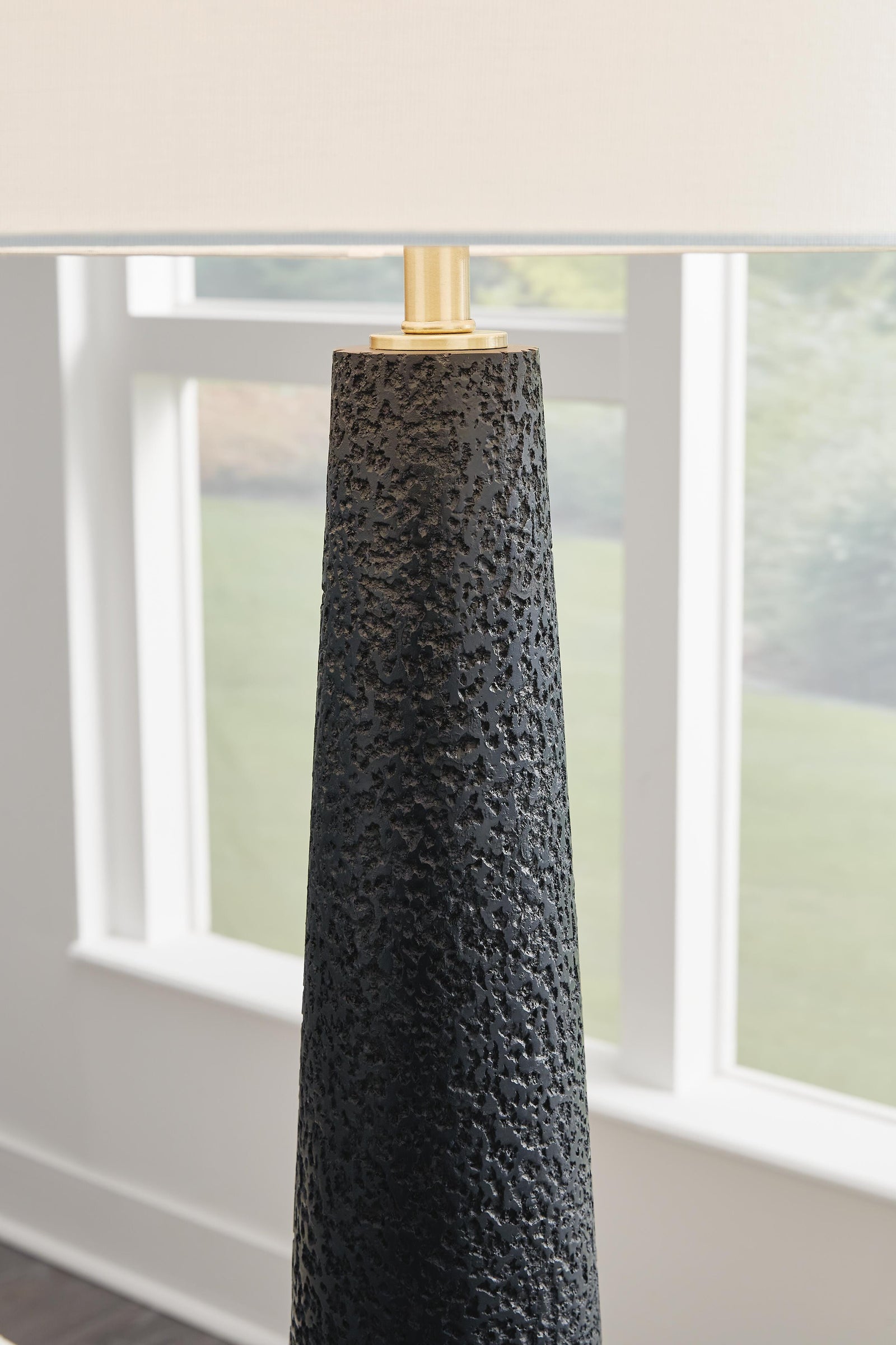 Hallburg Floor Lamp (L235761-SI) - Image 4
