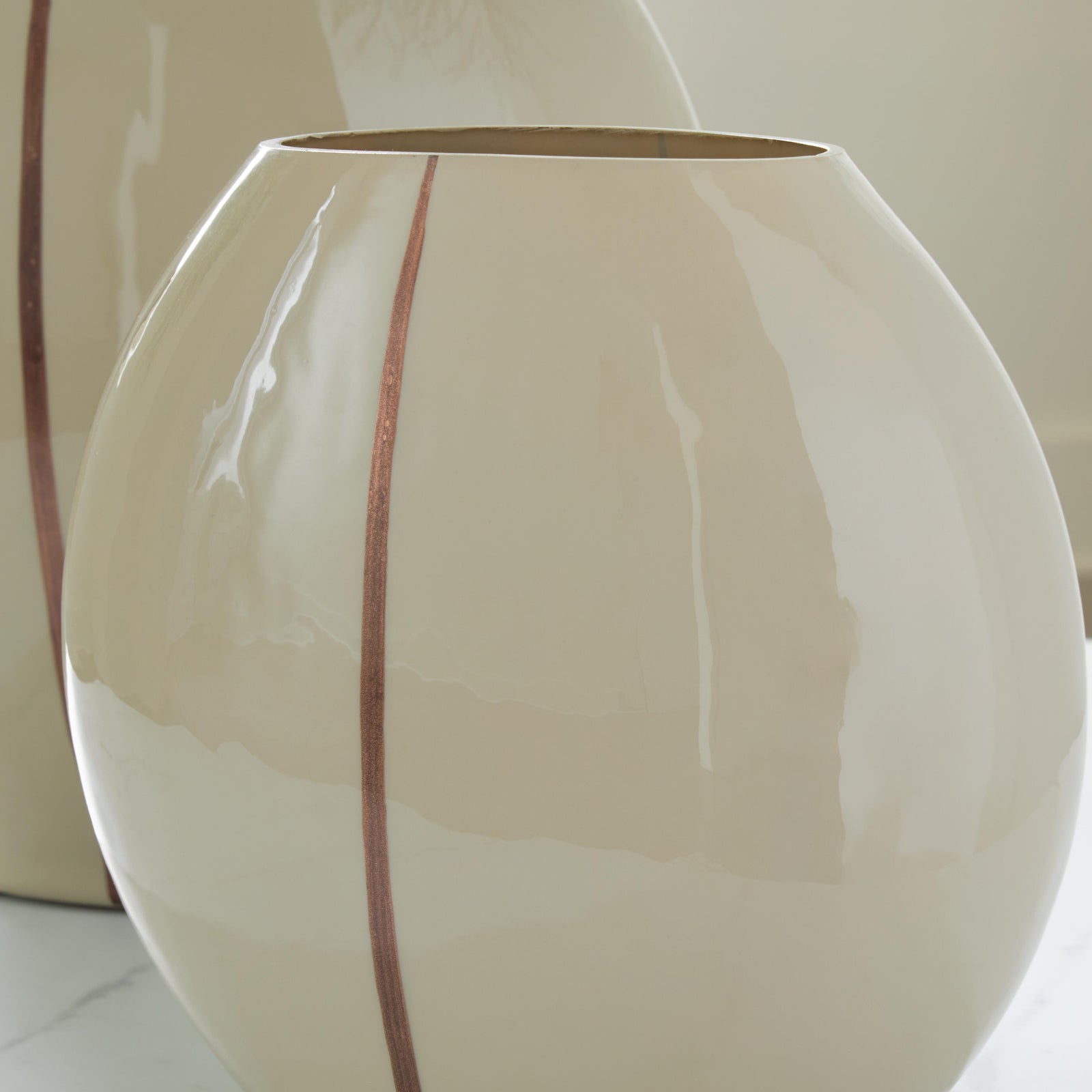 Sheabourne Vase (A2000701-SI) - Image 4
