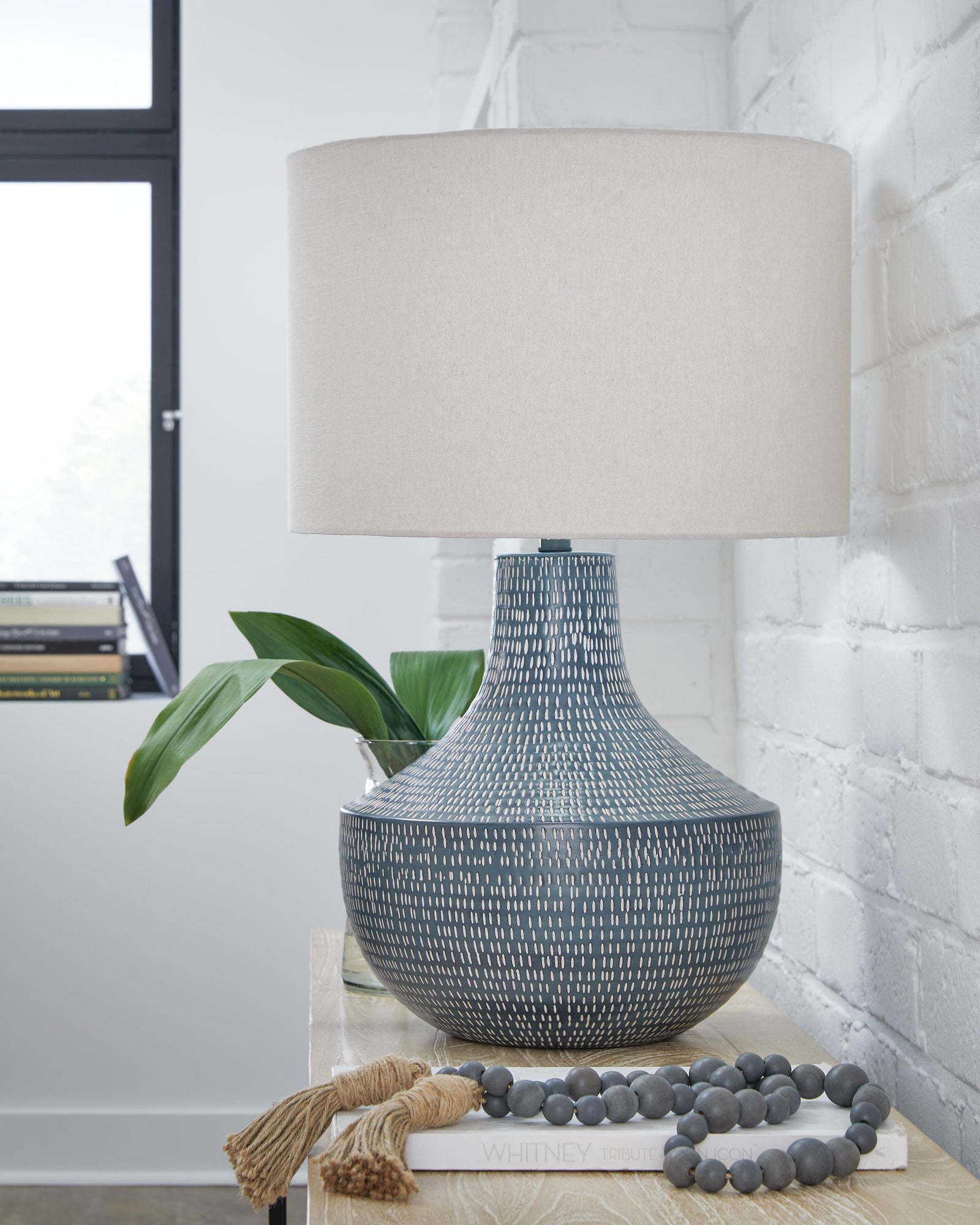 Schylarmont Table Lamp (L207474-SI) - Image 2