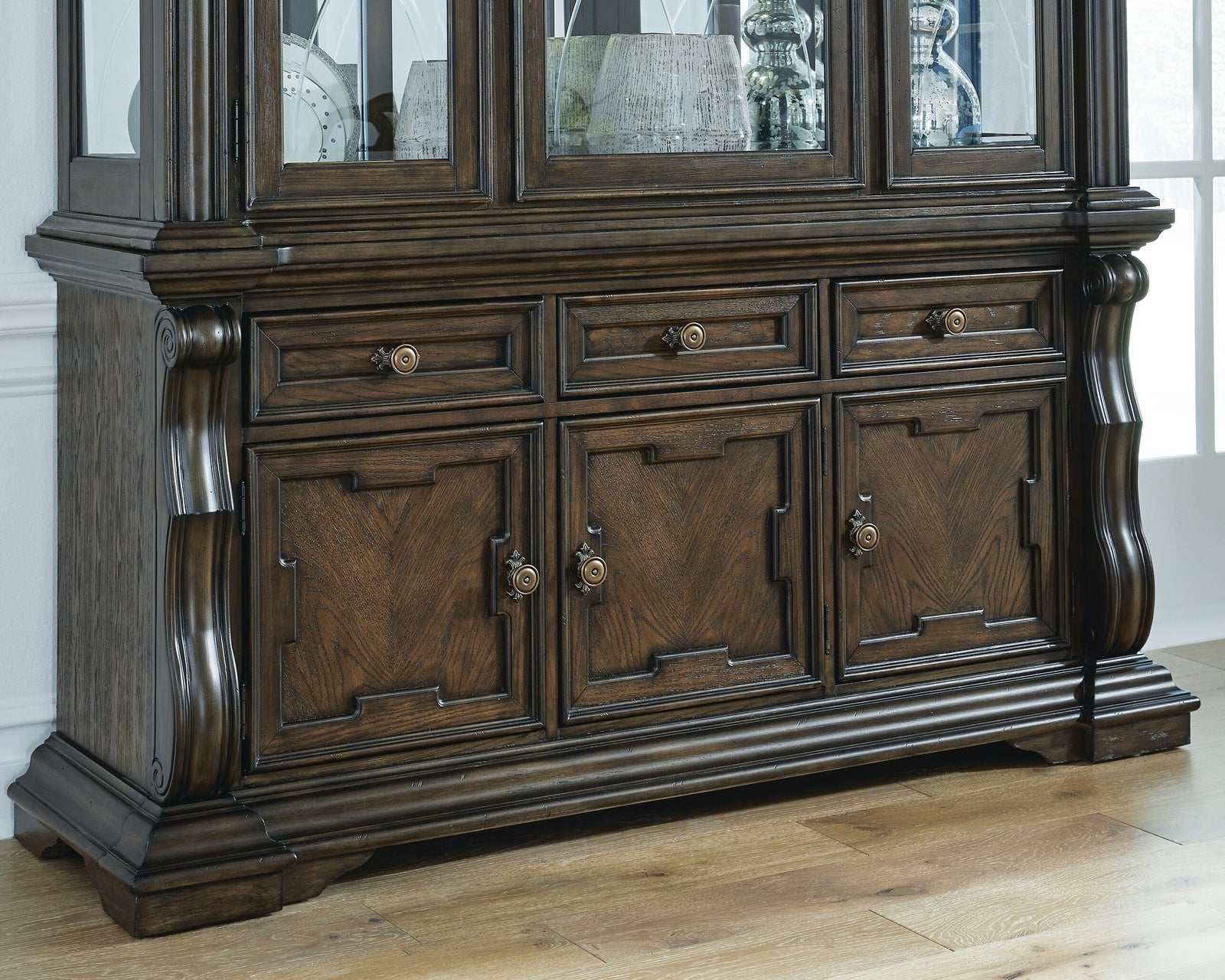 Maylee Dining Buffet (D947-SI) - Image 2