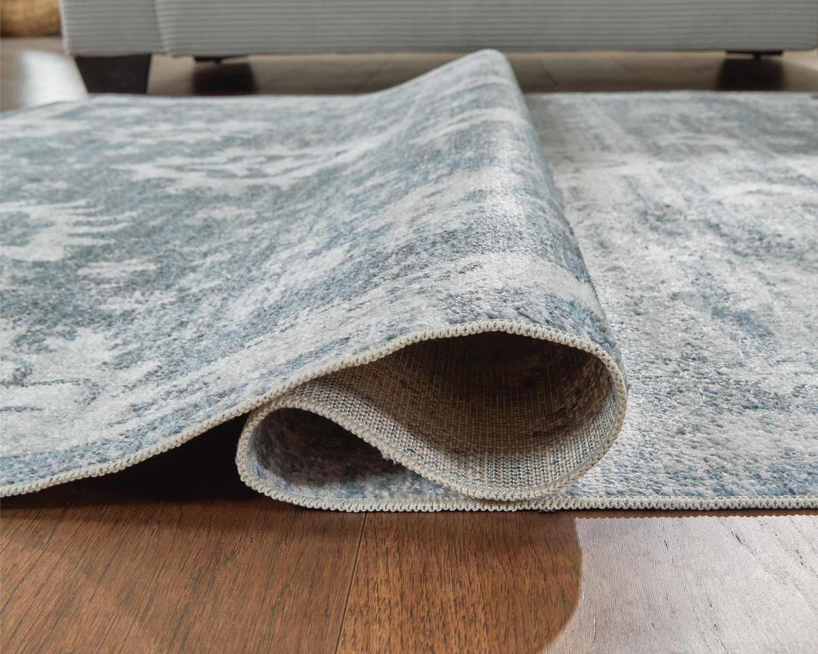 Avanworths Washable 710 x 10 Area Rug (R40779-SI) - Image 4