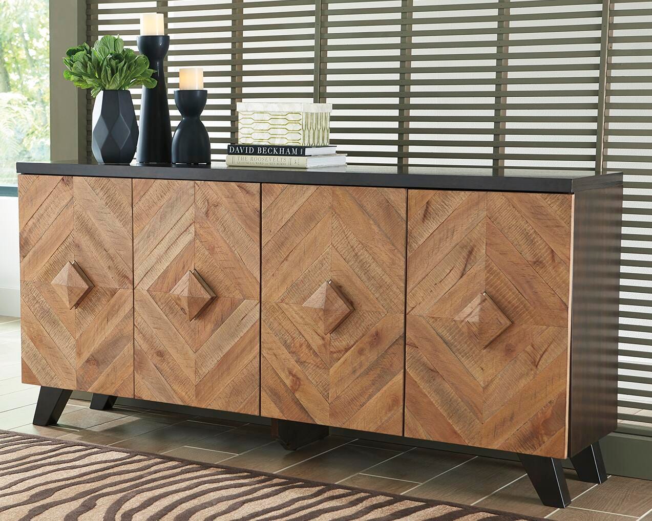 Robin Ridge Accent Cabinet (A4000031-SI) - Image 2