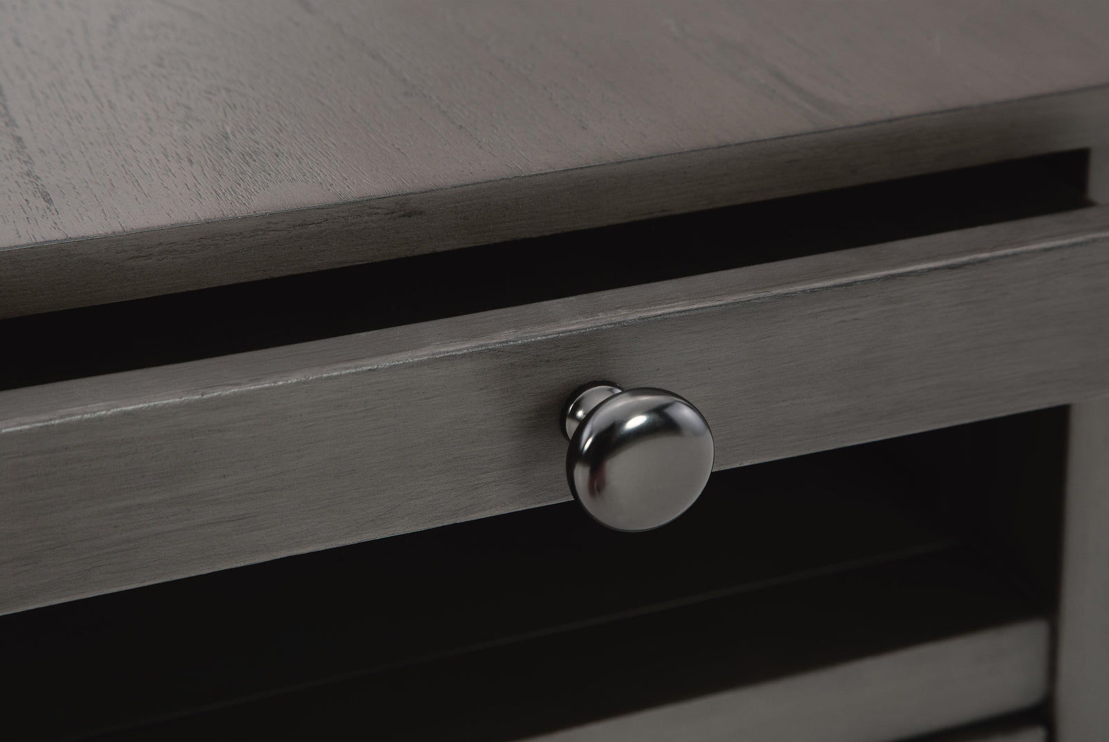 Treytown Chairside End Table - Gray (T300-SI) - Image 10