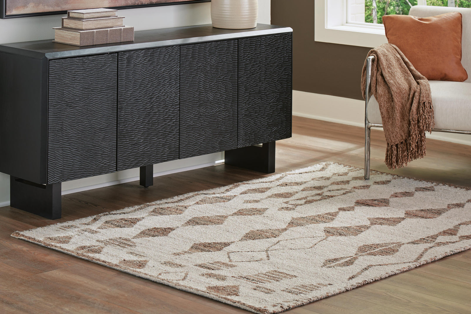 Brettler 5 x 7 Rug (R40679-SI) - Image 2