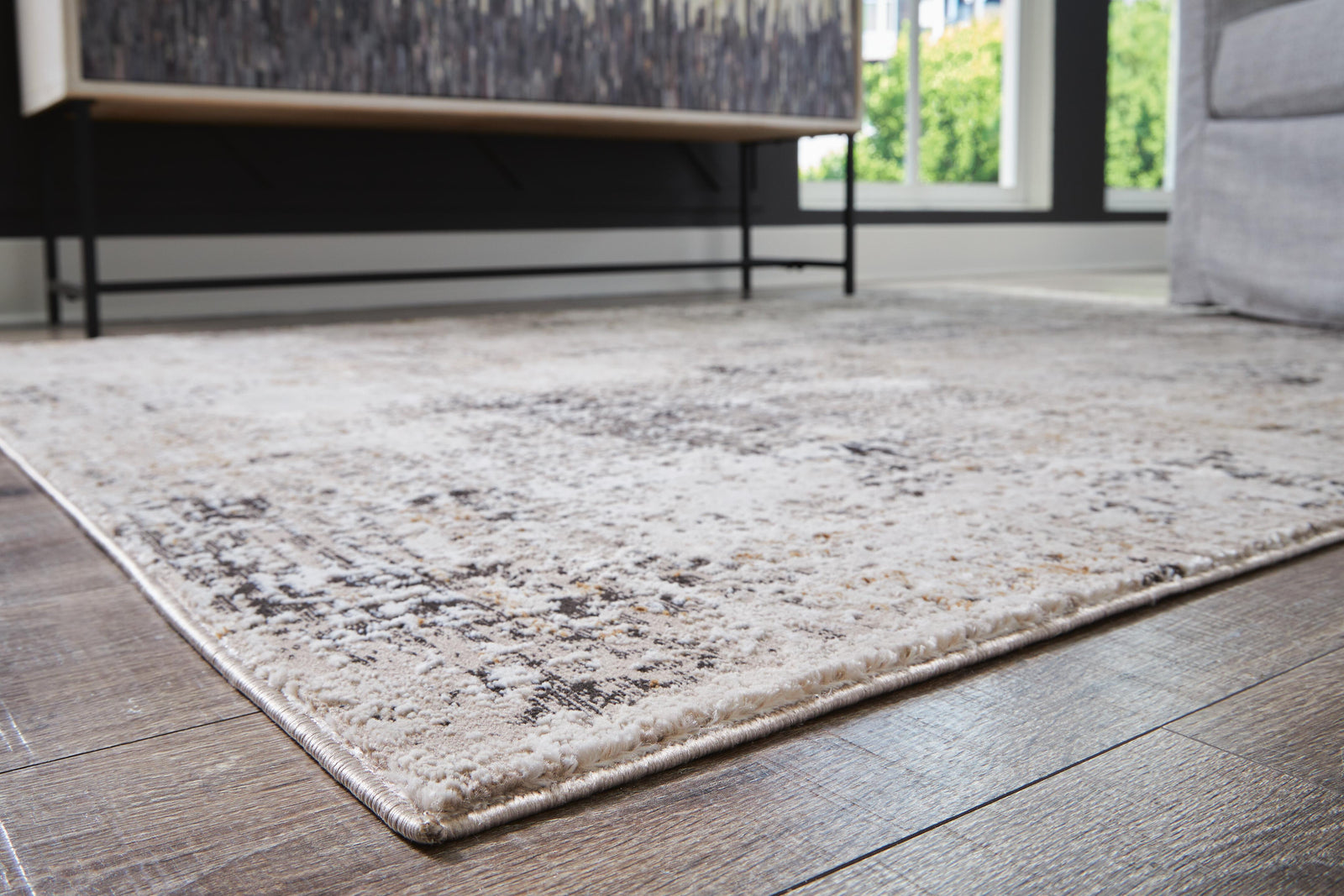Elaning 8 x 10 Rug (R40670-SI) - Image 2