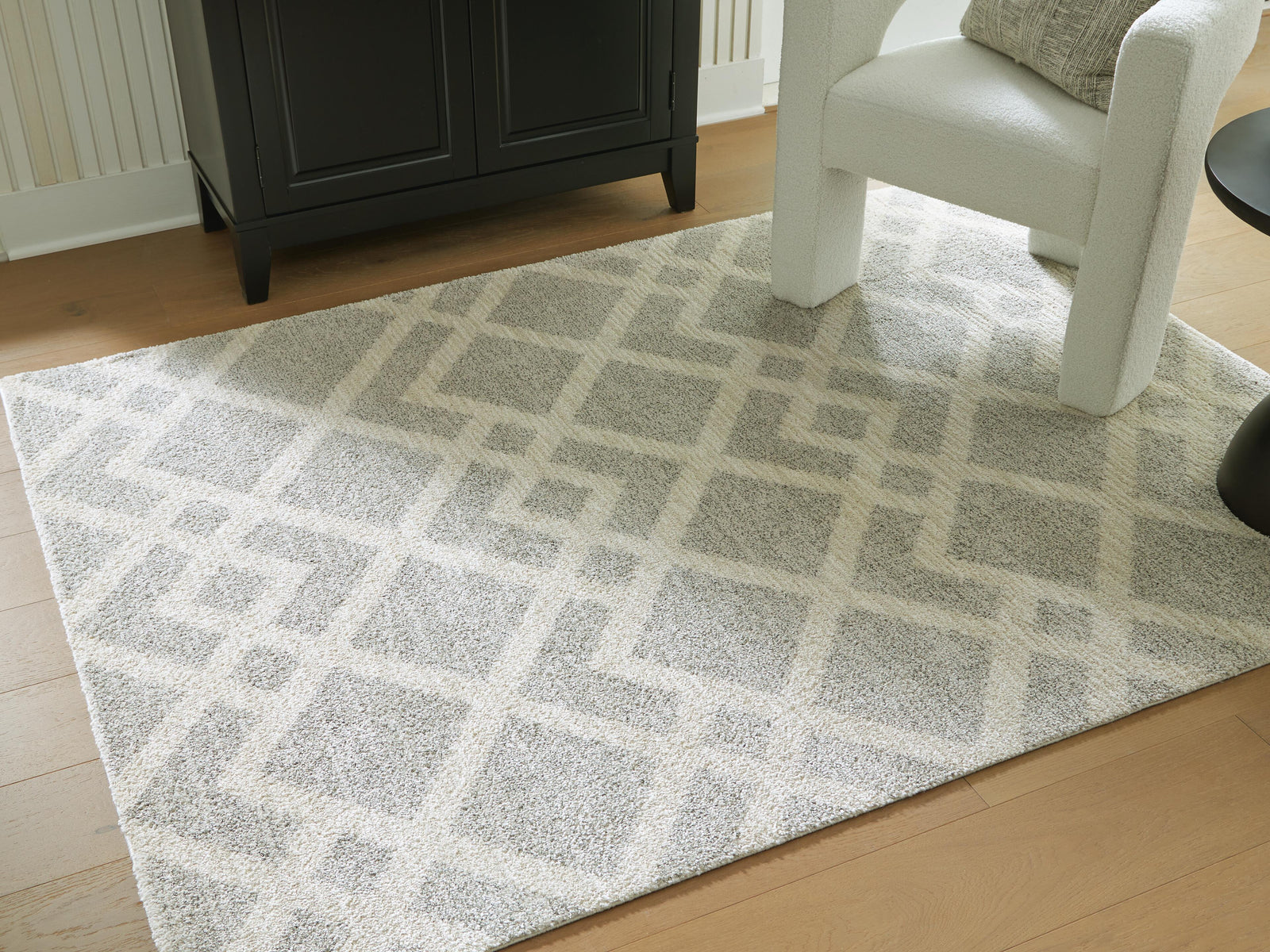 Unawick Medium Rug (R40733-SI) - Image 2