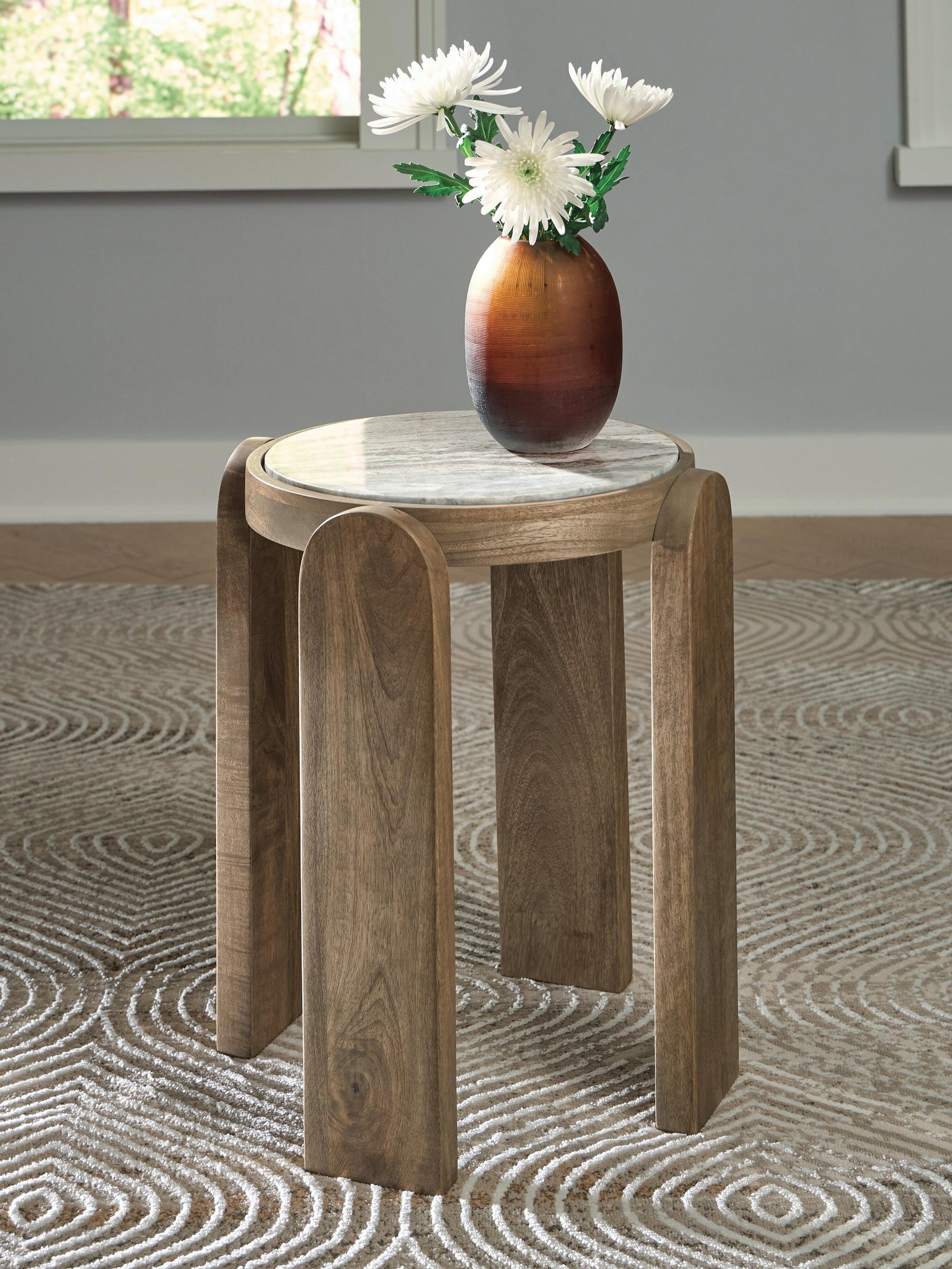 Gavrilley Accent Table (A4000722-SI) - Image 2