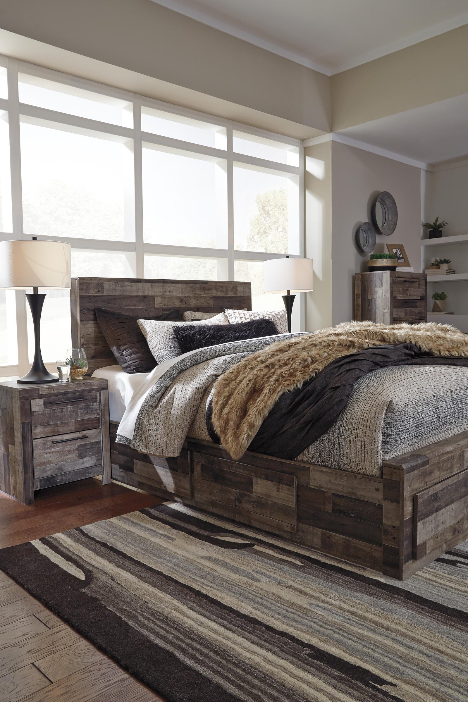 Derekson Panel Bed with 4 Storage Drawers - Multi Gray (B200-SI) - Image 8