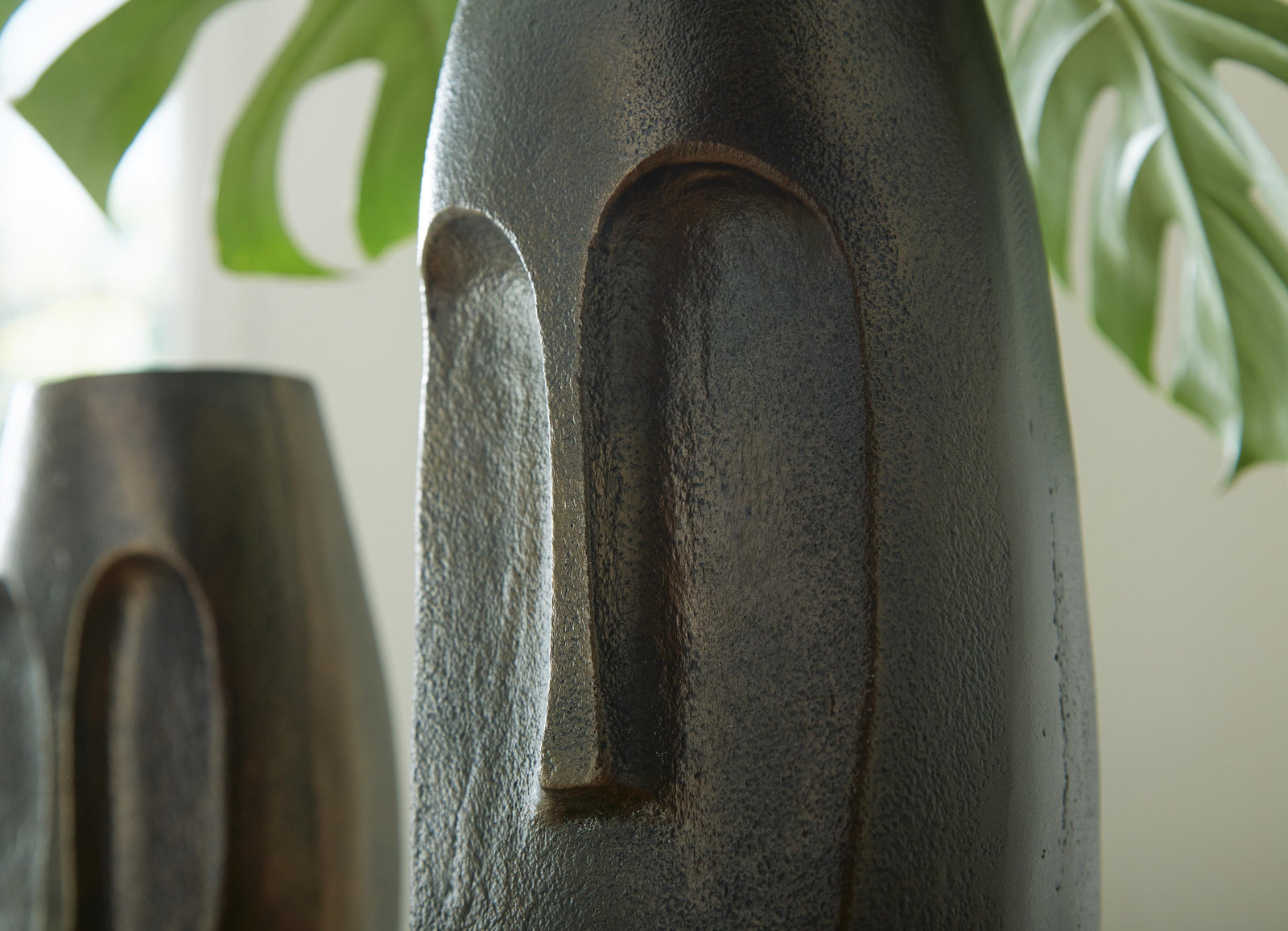Elanman Vase (A2000693-SI) - Image 4