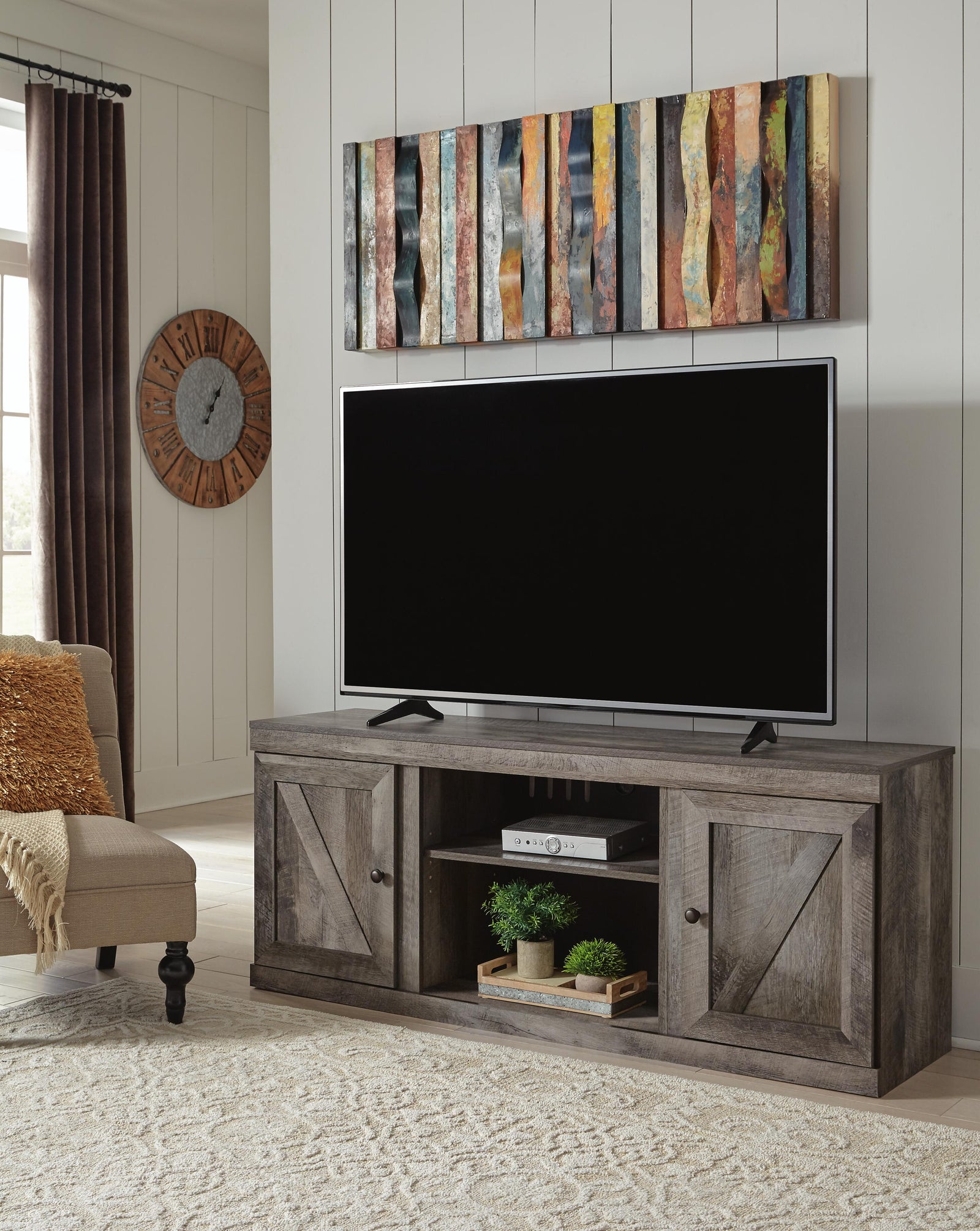 Wynnlow 60 TV Stand (EW0440-SI) - Image 6