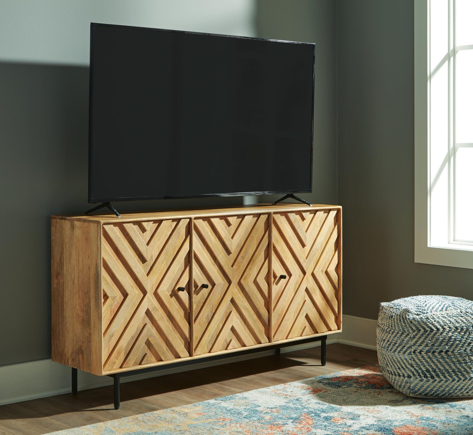 Cadewick Accent Cabinet (A4000570-SI) - Image 6