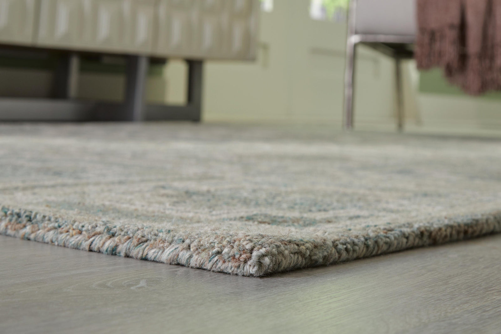Jossland 8 x 10 Rug (R40691-SI) - Image 4