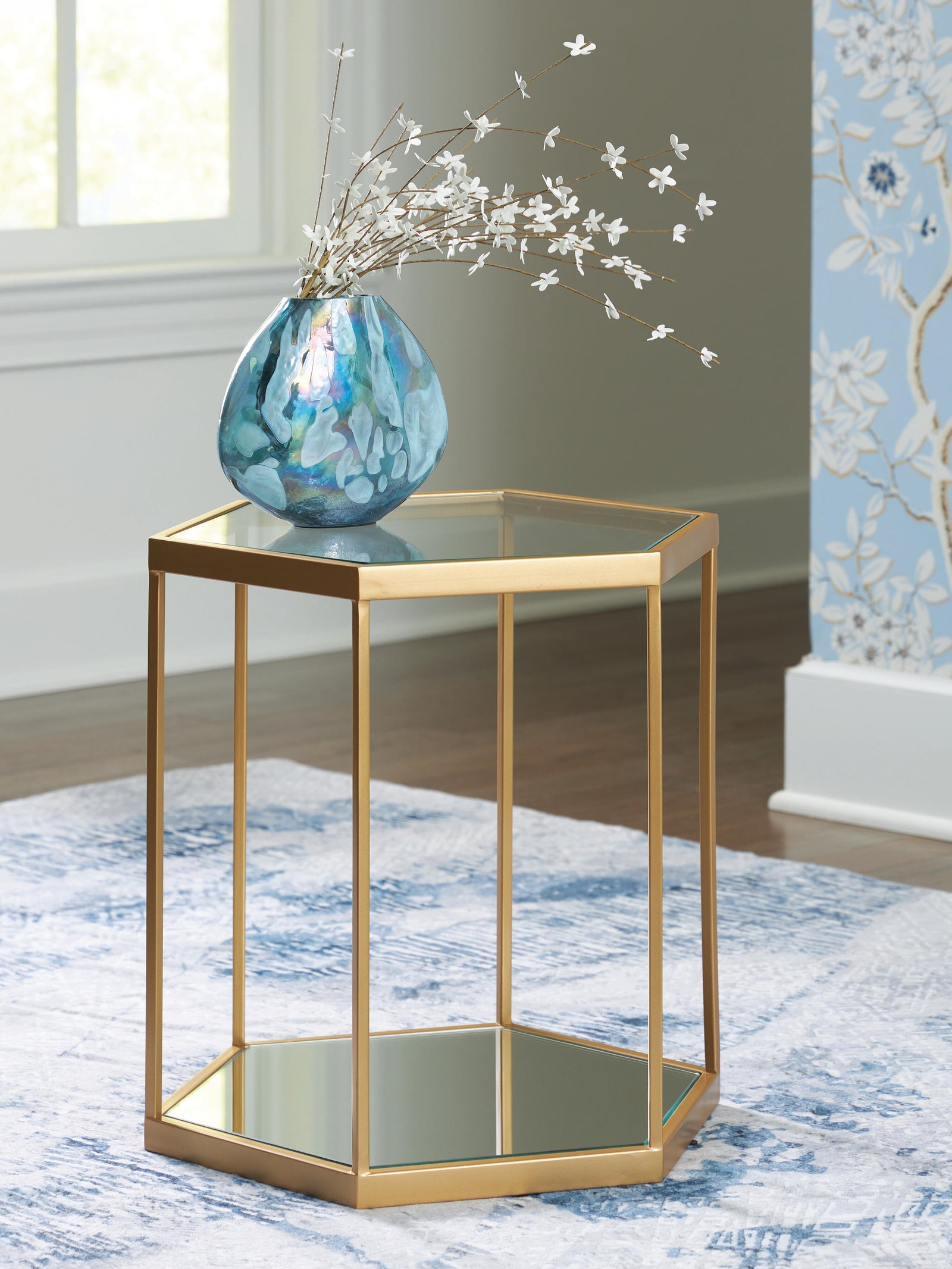 Veerwick Accent Coffee Table (A4000661-SI) - Image 2