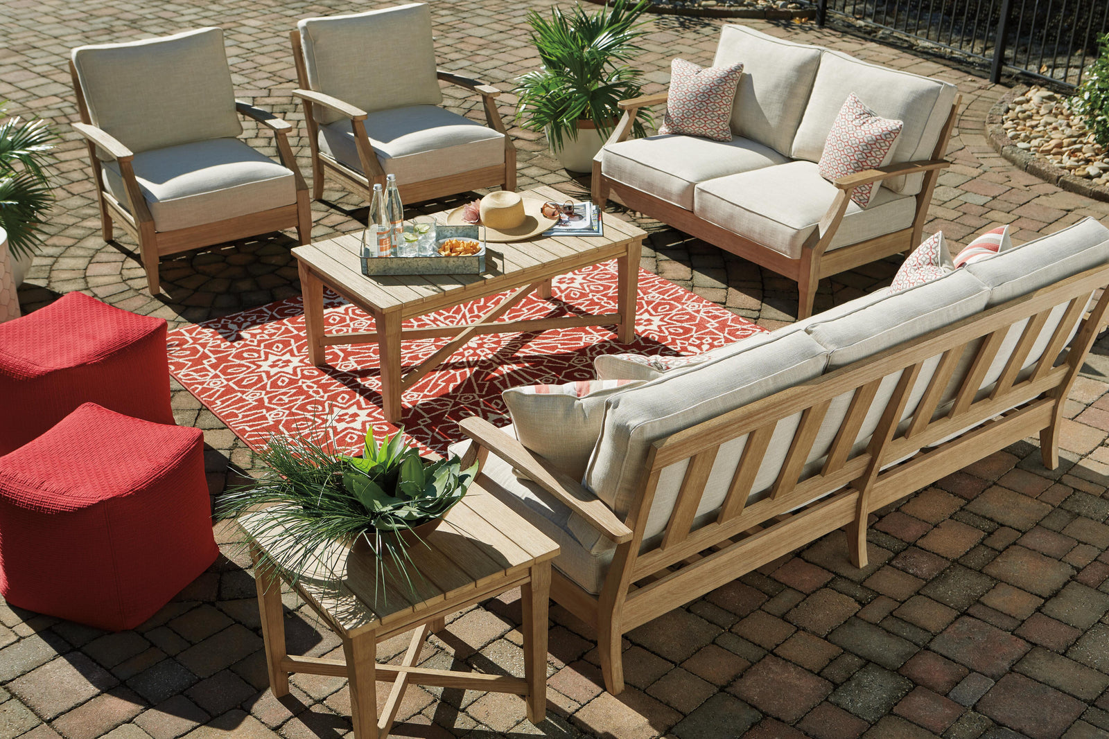 Clare View Right-Arm/Left-Arm Loveseat (P801-SI) - Image 22