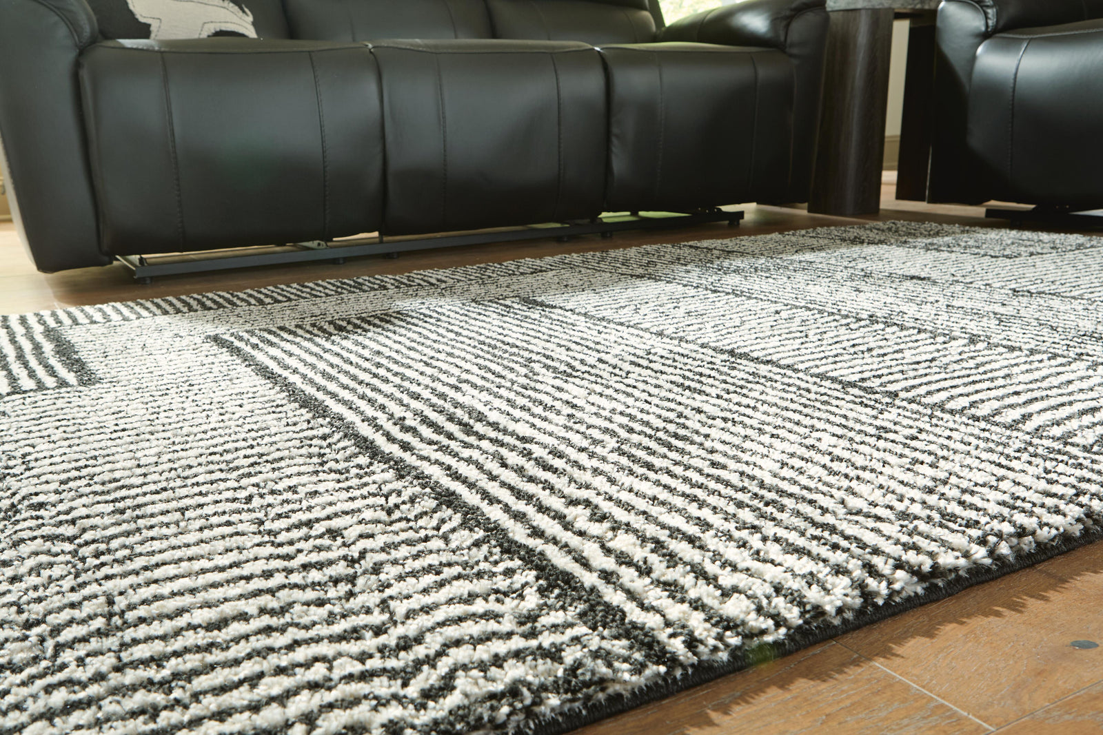 Kurtmen 710 x 910 Area Rug (R40759-SI) - Image 5