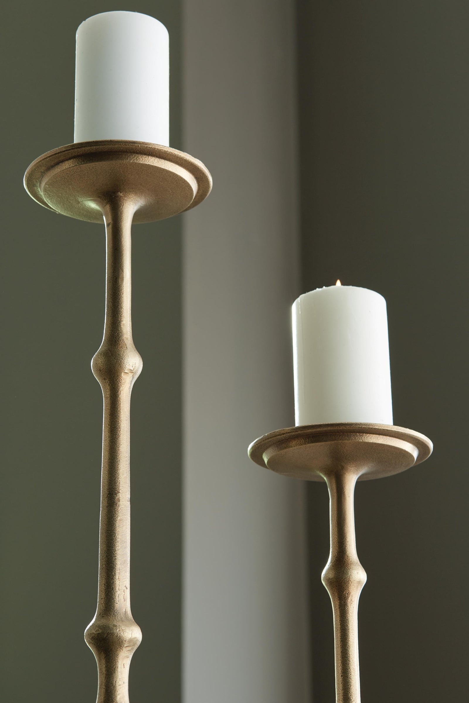 Larwick Candle Holder (Set of 2) (A2000683-SI) - Image 3