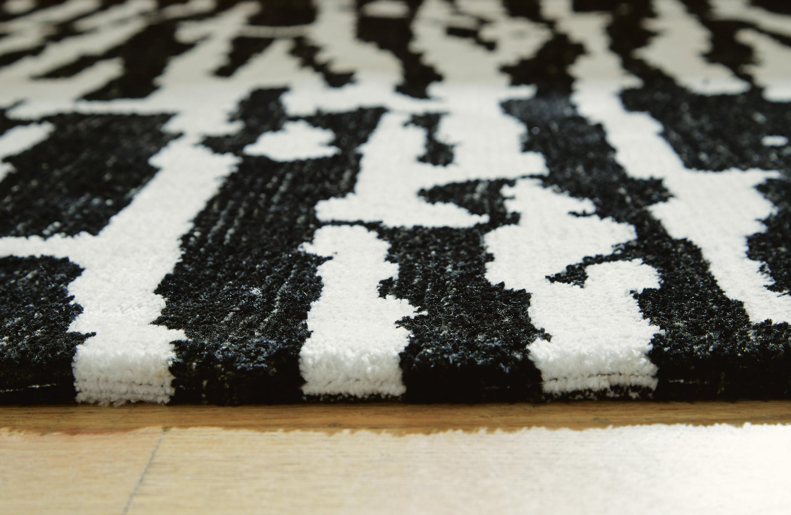 Bramshaw 8 x 10 Rug (R40676-SI) - Image 4
