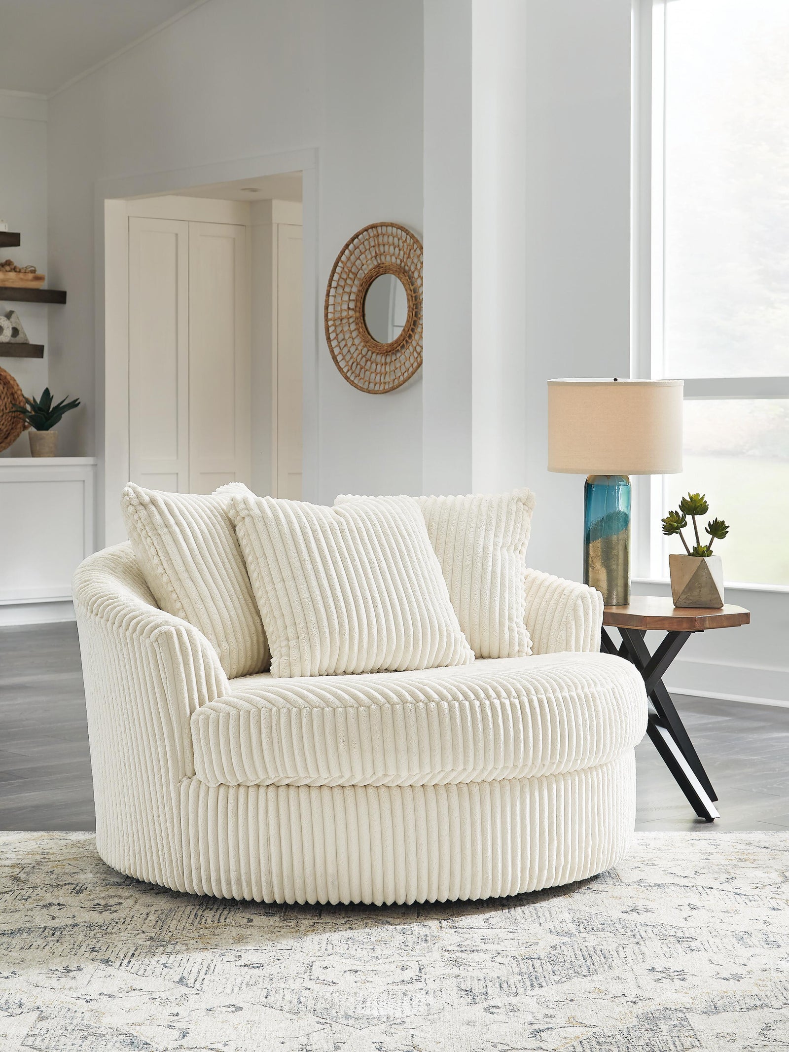 Lindyn Oversized Swivel Accent Chair (21104-SI) - Image 2