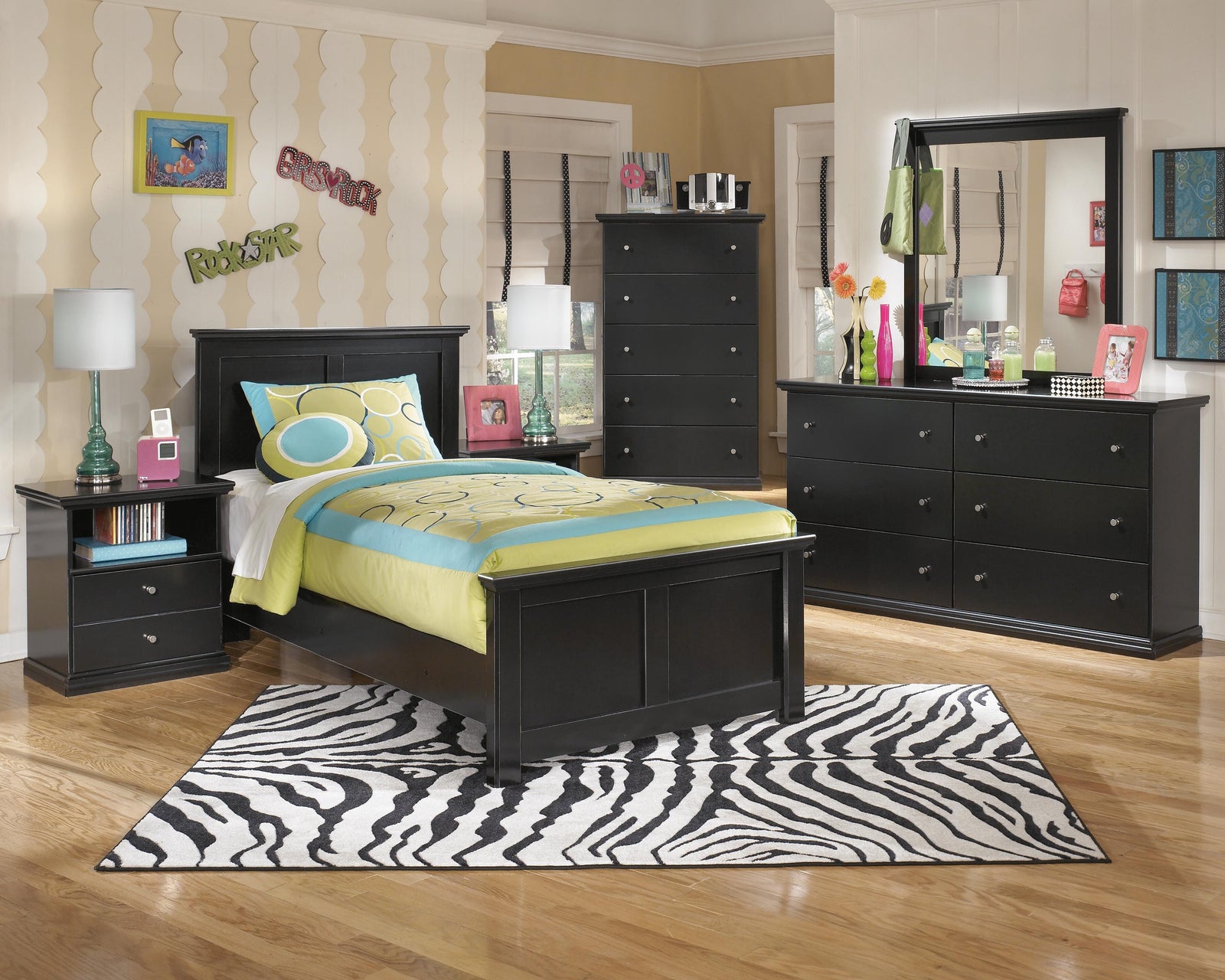 Maribel Chest of Drawers - Black (B138-SI) - Image 6