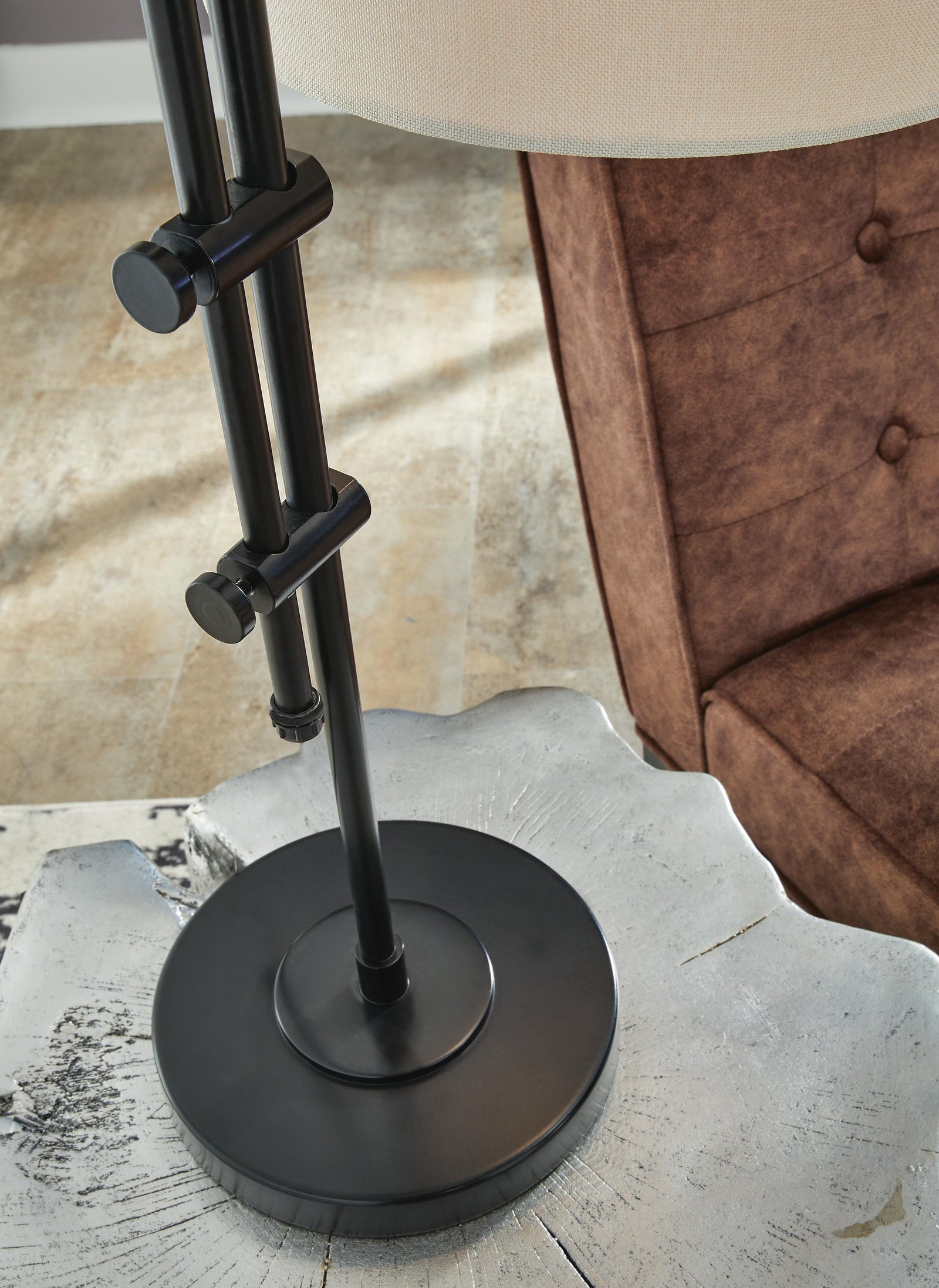 Baronvale Accent Lamp (L206043-SI) - Image 3