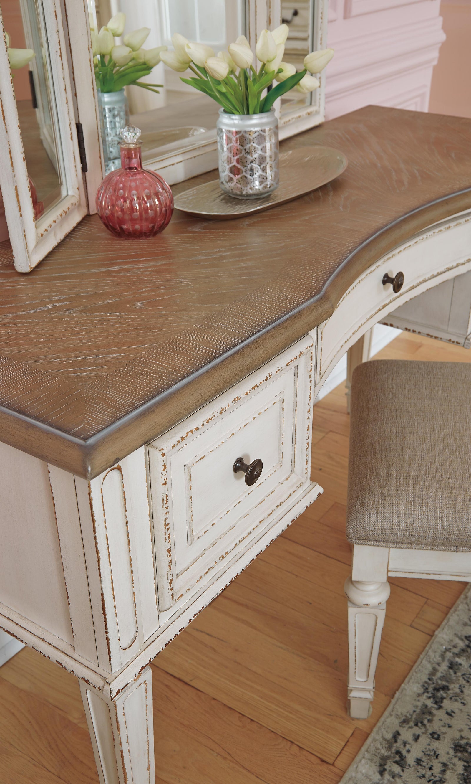 Realyn Upholstery Panel Bed, Dresser, Chest, Nightstand, and Vanity Set - Two-tone (B743-SI) - Image 20
