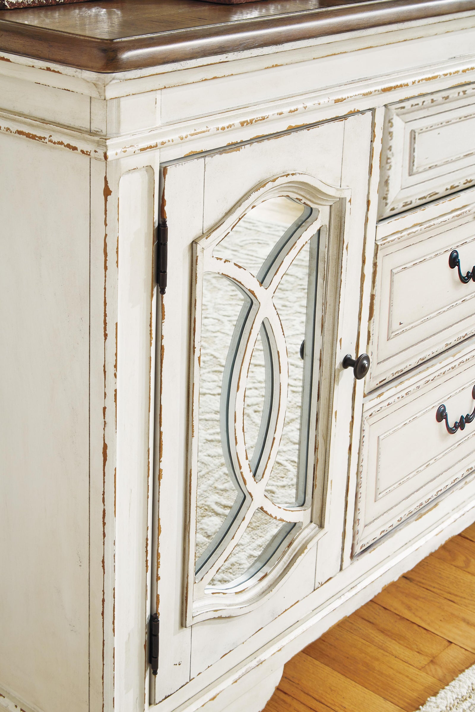 Realyn Dining Server (D743-SI) - Image 8