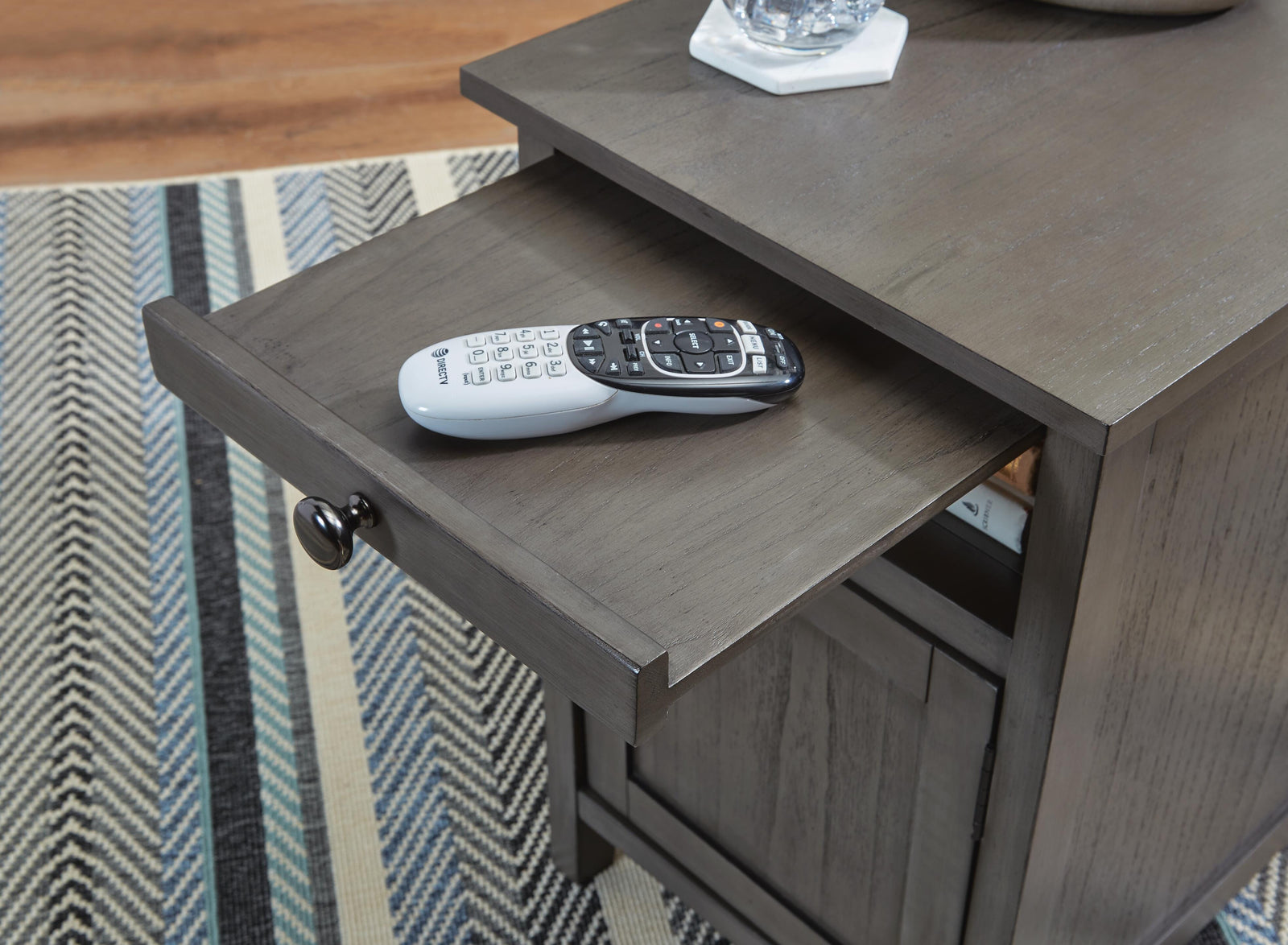Treytown Chairside End Table - Gray (T300-SI) - Image 8