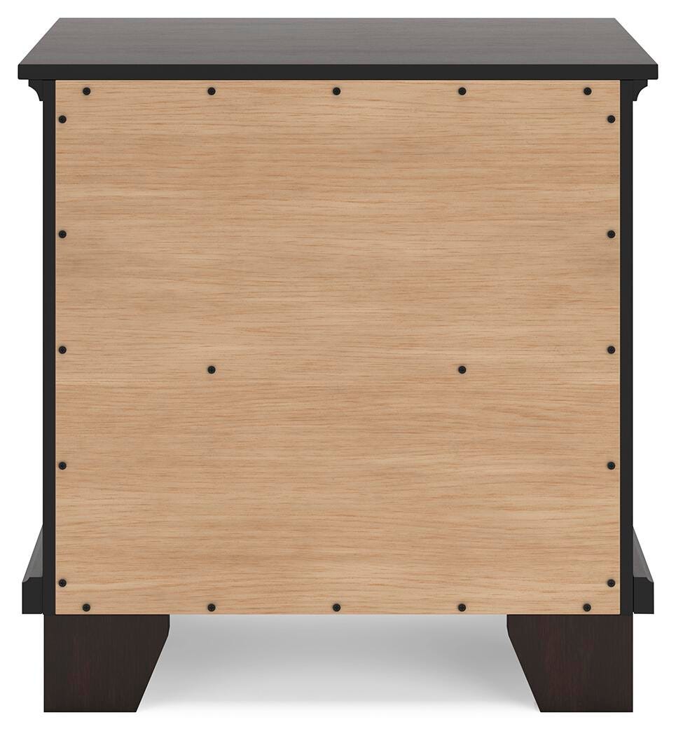 Covetown Panel Bed and 2 Nightstands (B441-SI) - Image 9