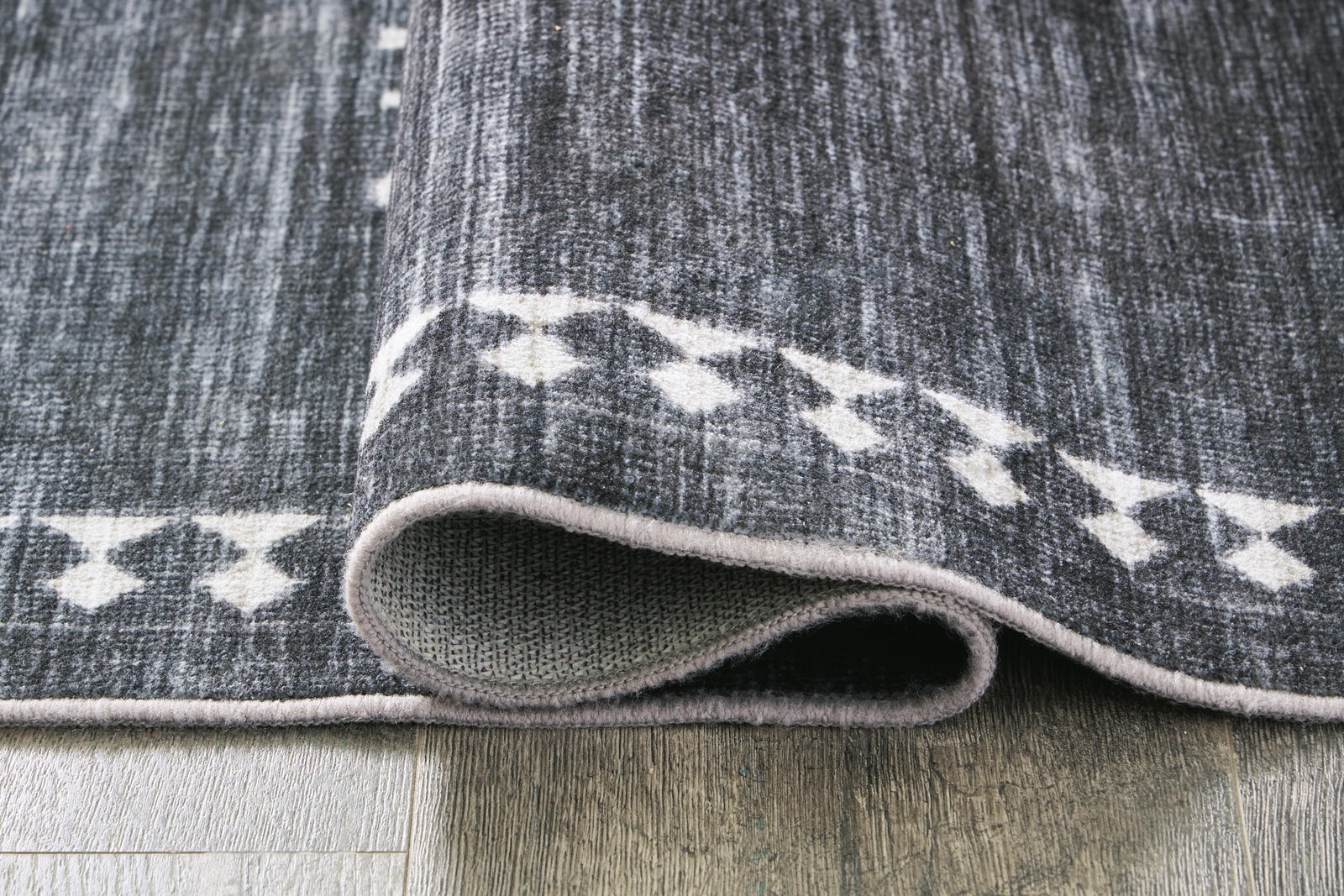Arloman 5 x 7 Washable Rug (R40593-SI) - Image 4