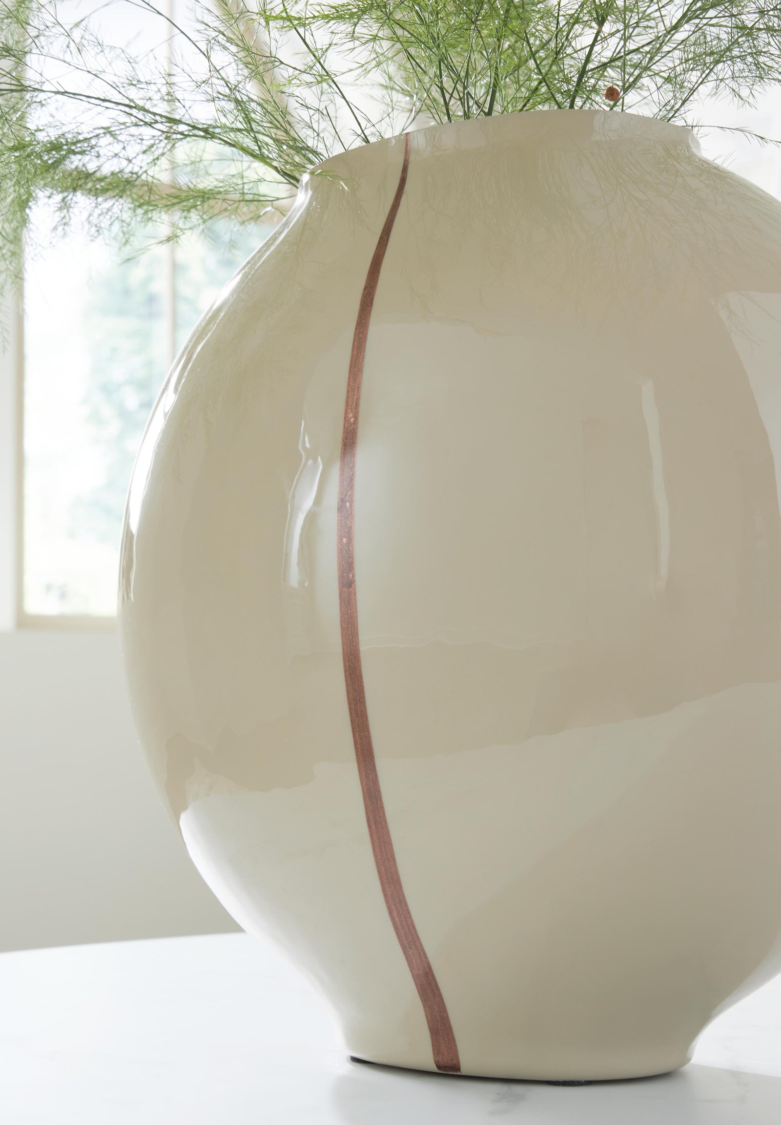 Sheabourne Vase (A2000702-SI) - Image 4