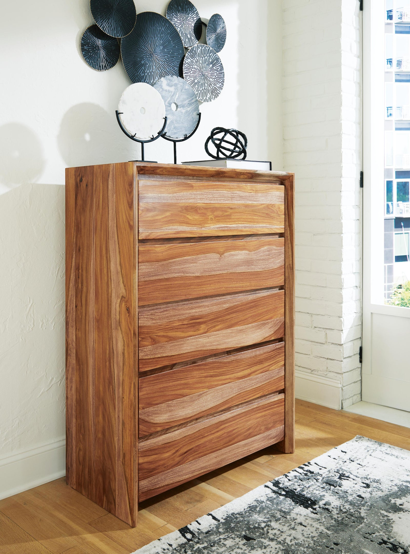 Dressonni Chest of Drawers - Brown (B790-SI) - Image 5